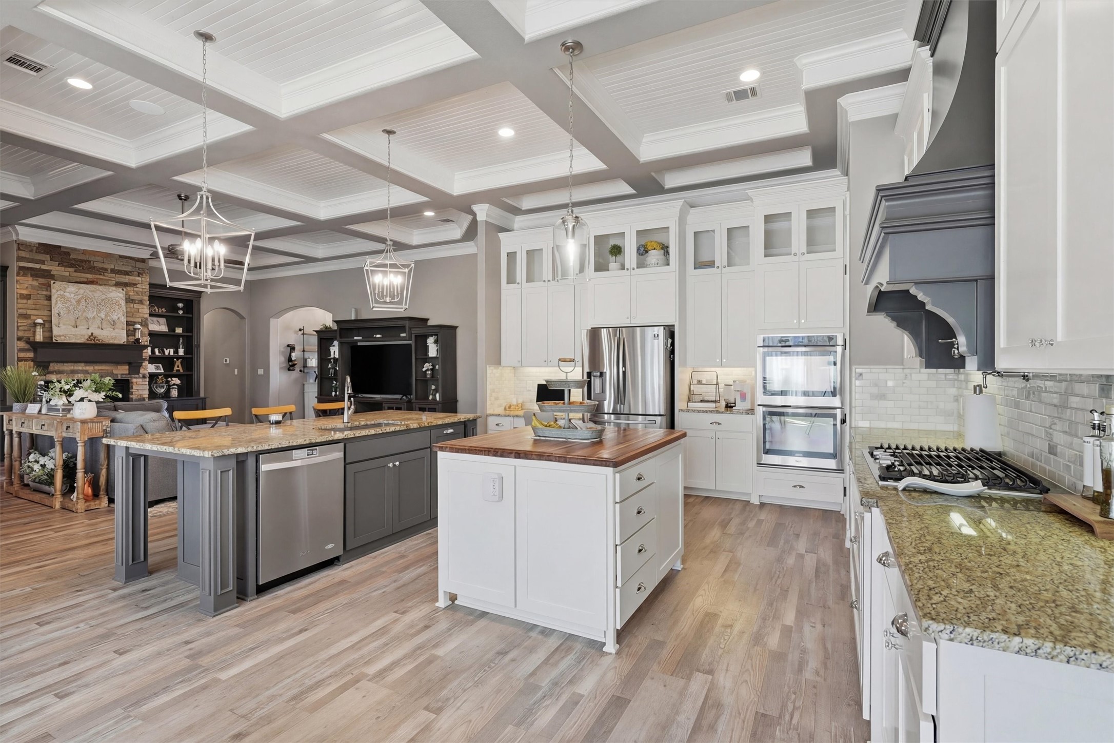 1201 E Iberian Court Granbury TX 76048