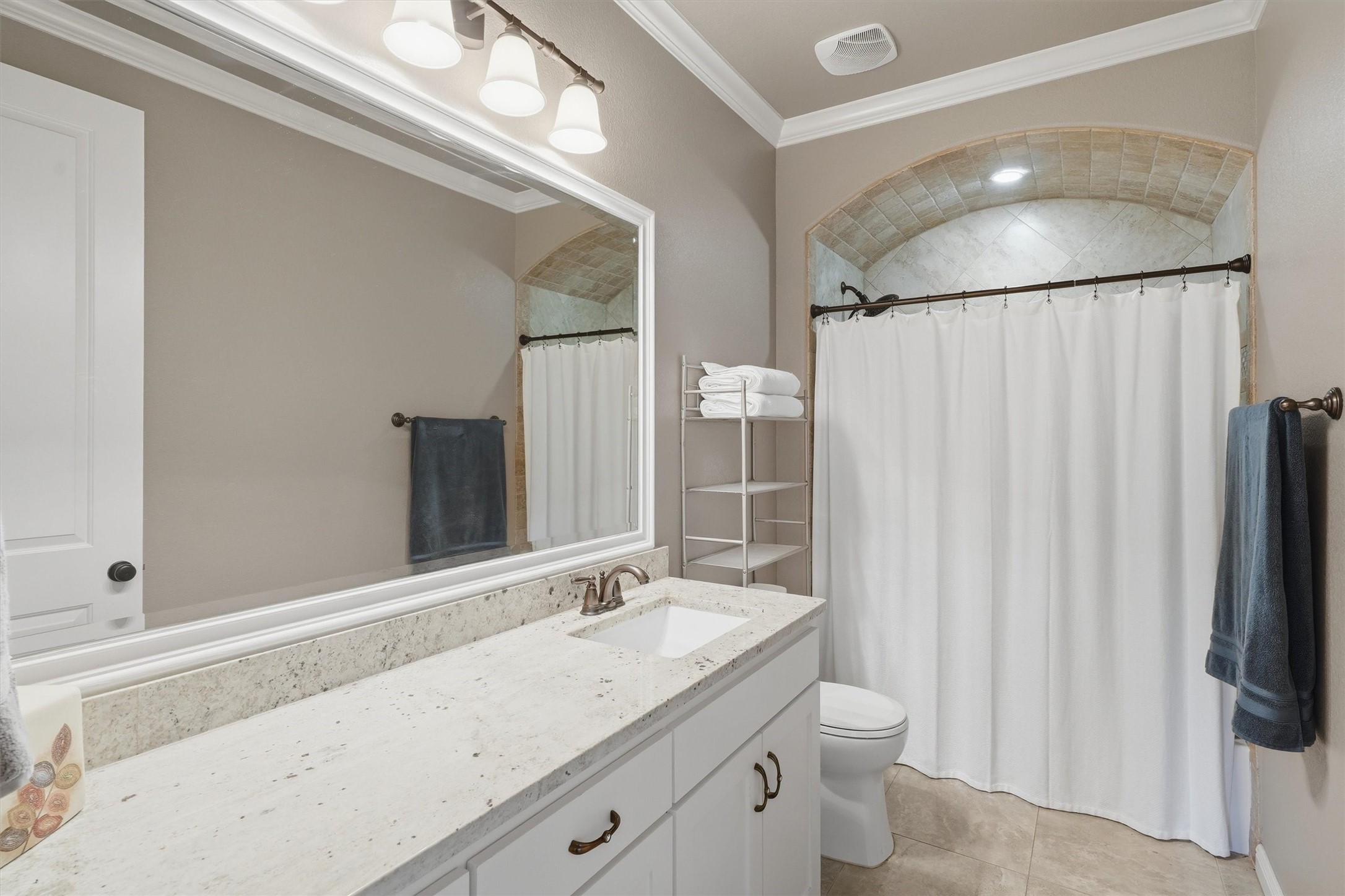 1201 E Iberian Court Granbury TX 76048