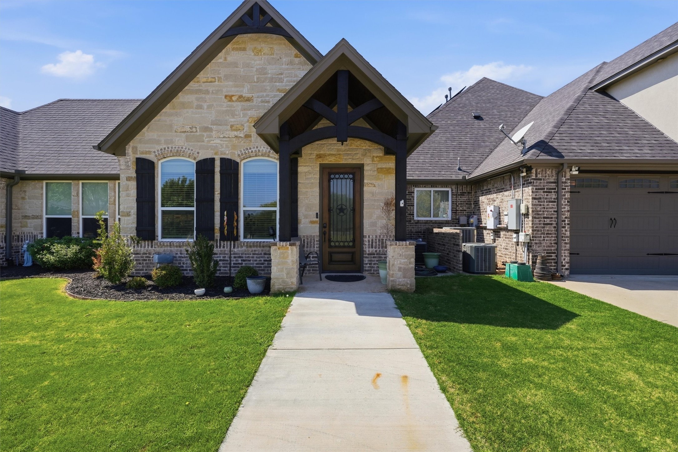 1201 E Iberian Court Granbury TX 76048