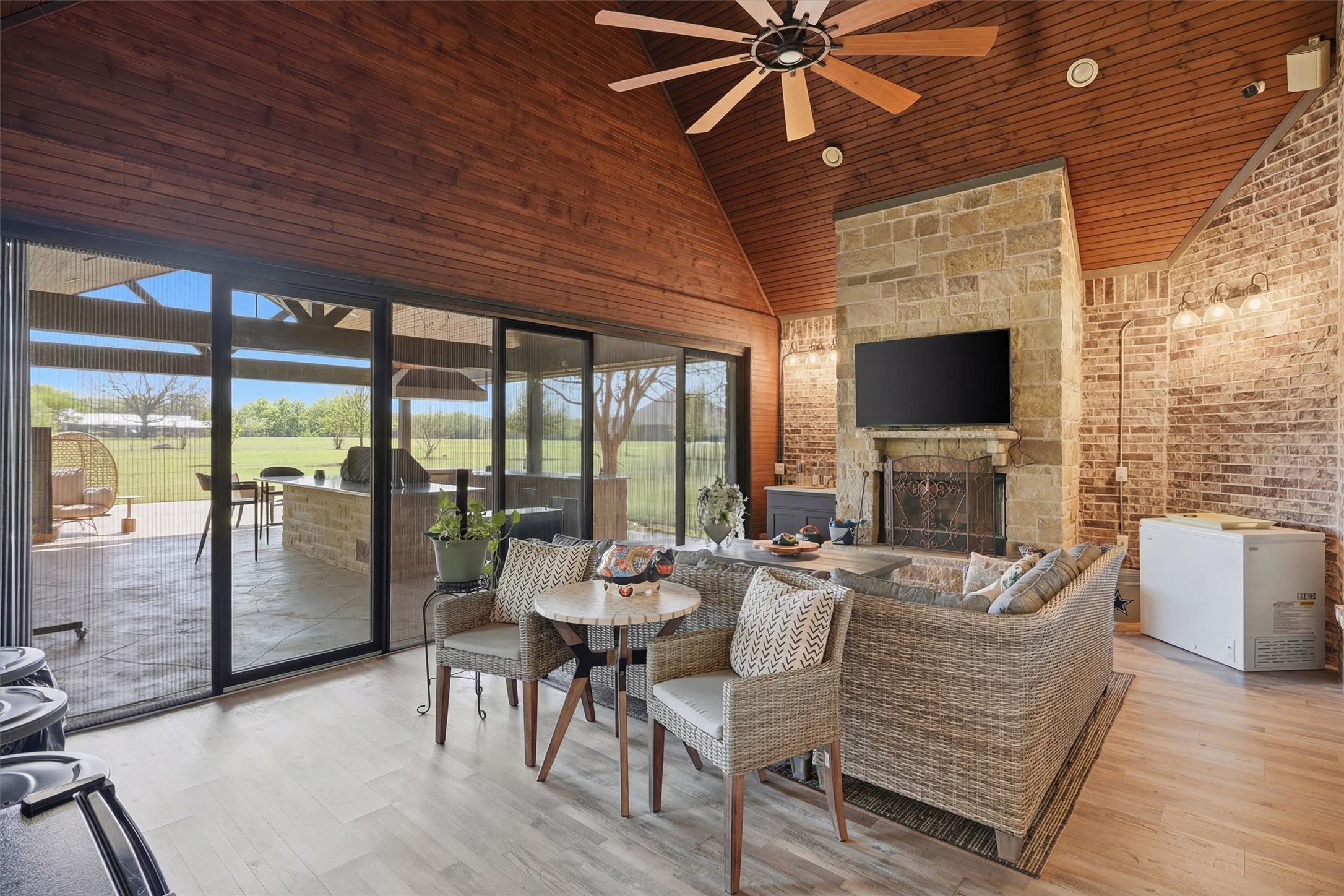 1201 E Iberian Court Granbury TX 76048