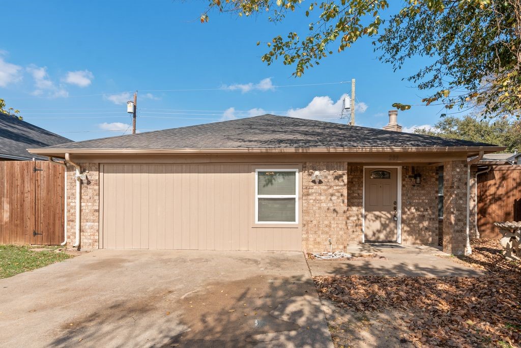 209 Alexander Court Irving TX 75061