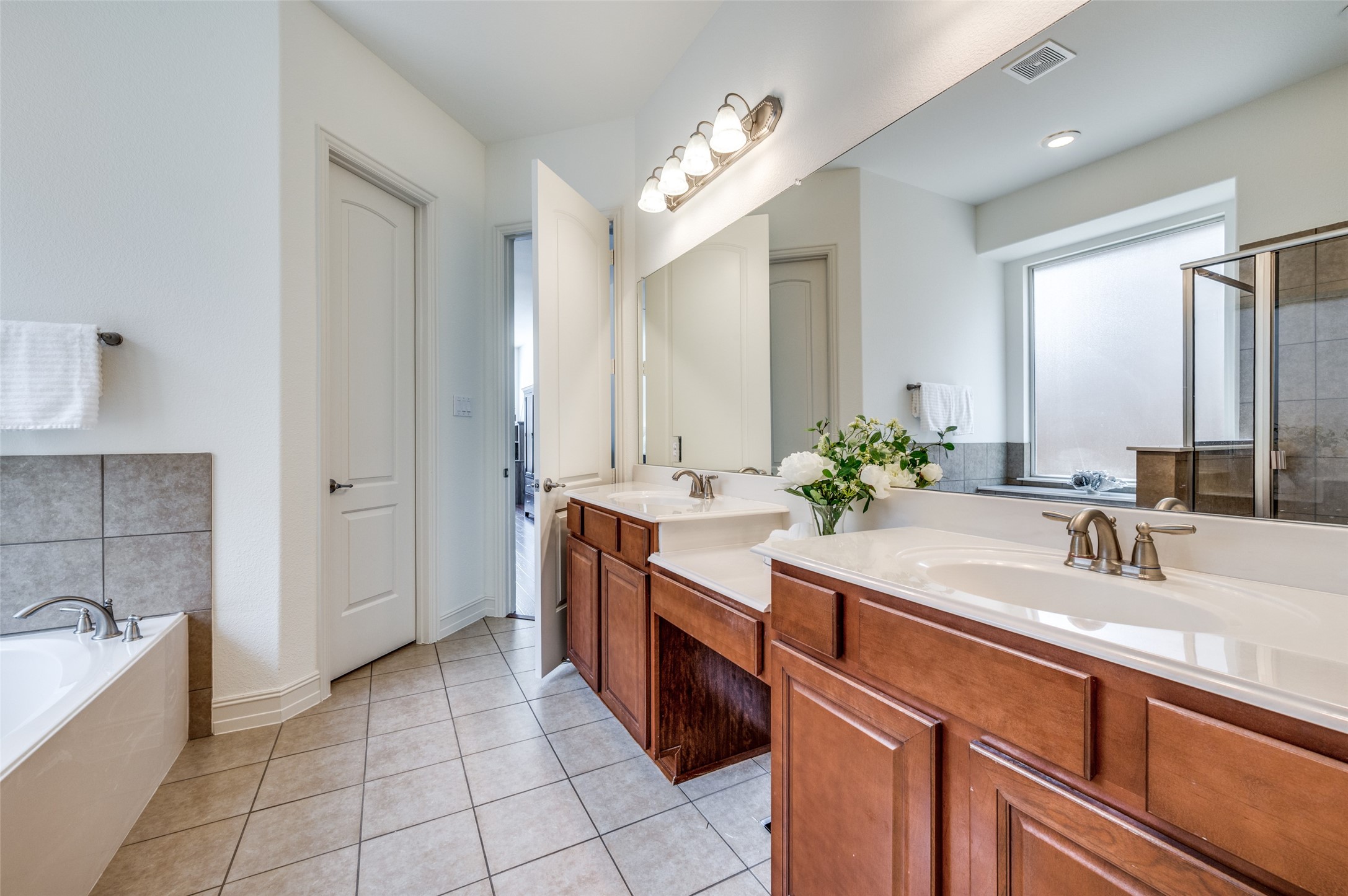 512 Castlewood Drive Mckinney TX 75071