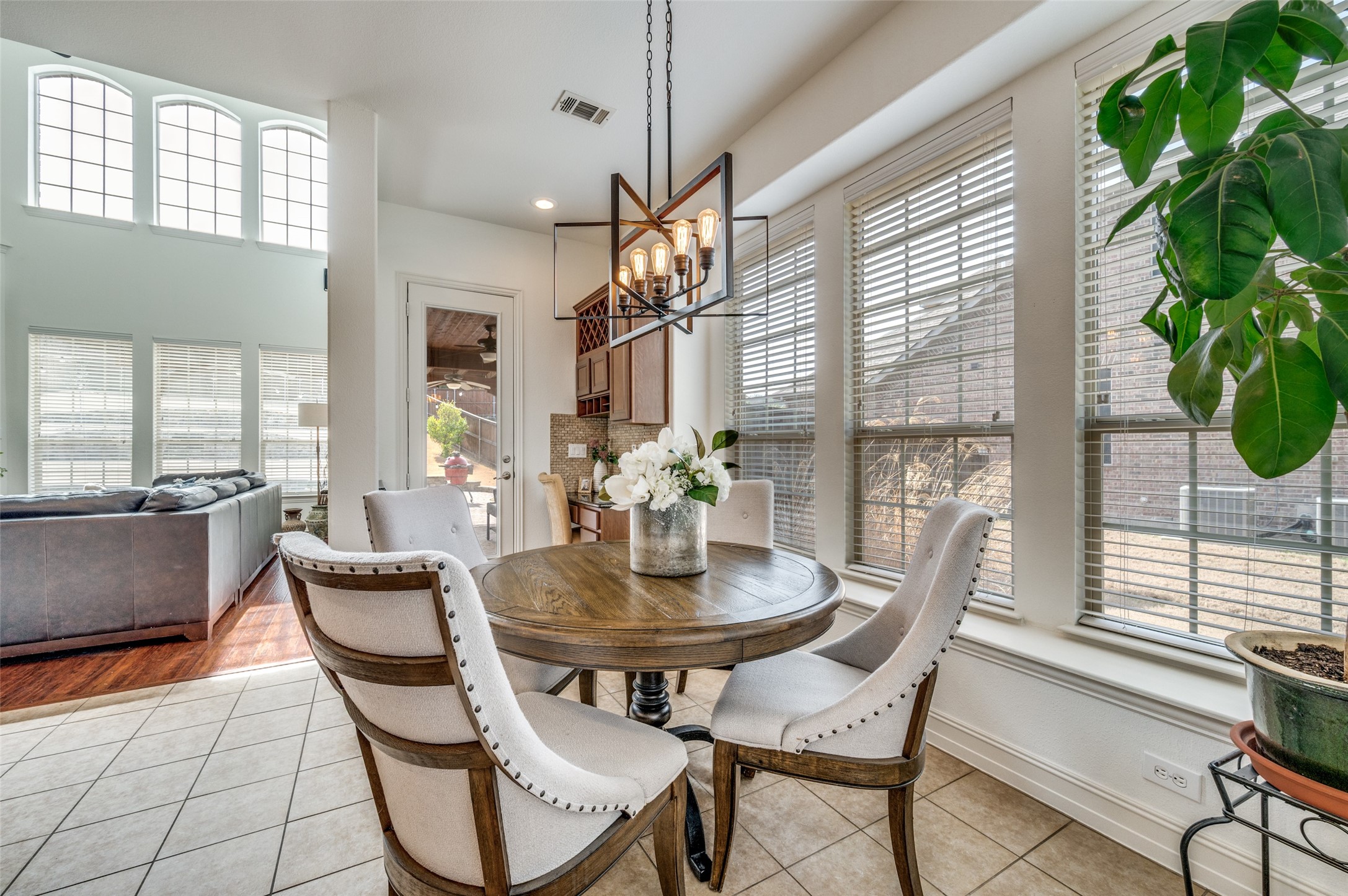 512 Castlewood Drive Mckinney TX 75071