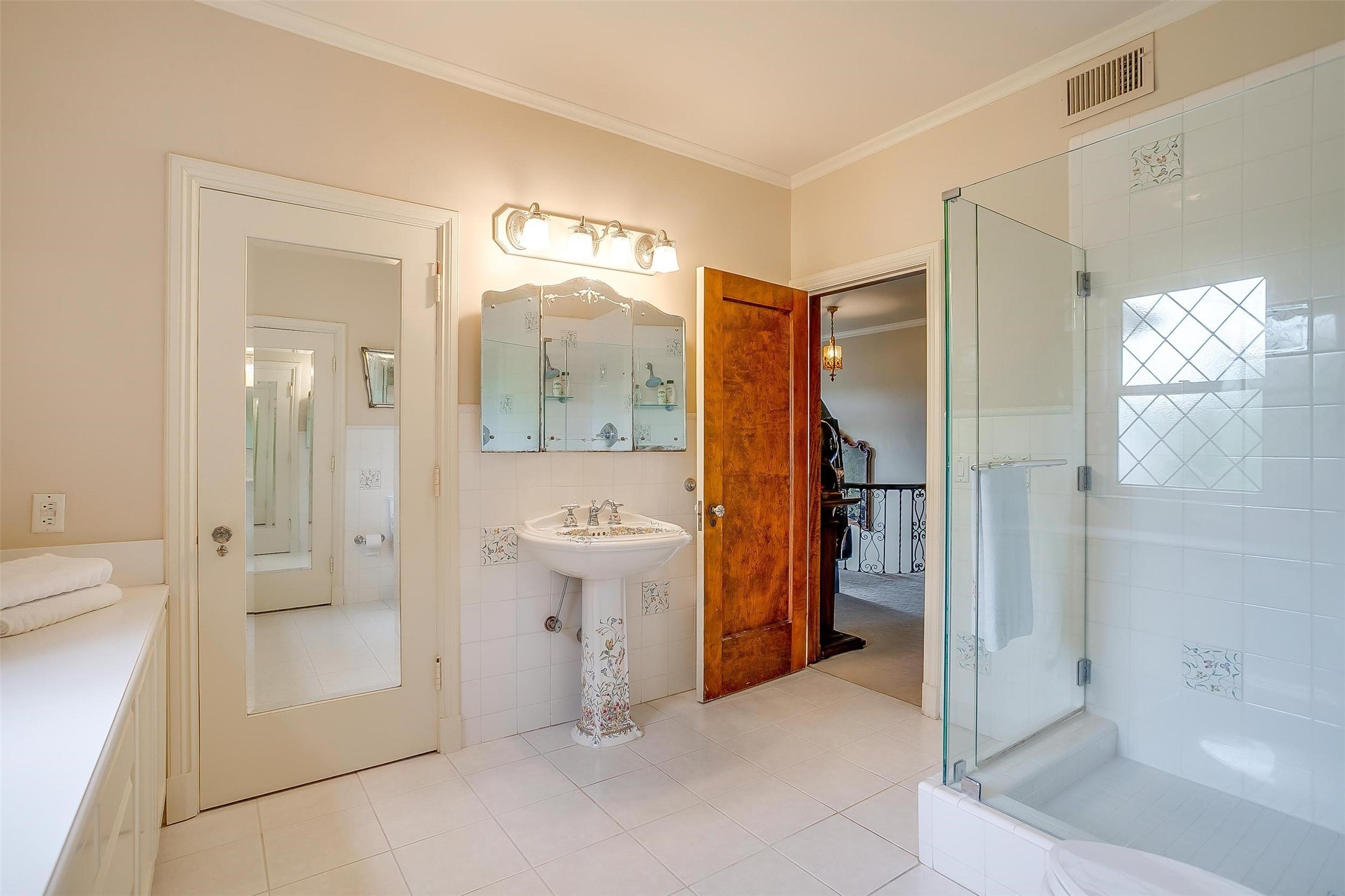 2424 Medford Court W Fort Worth TX 76109
