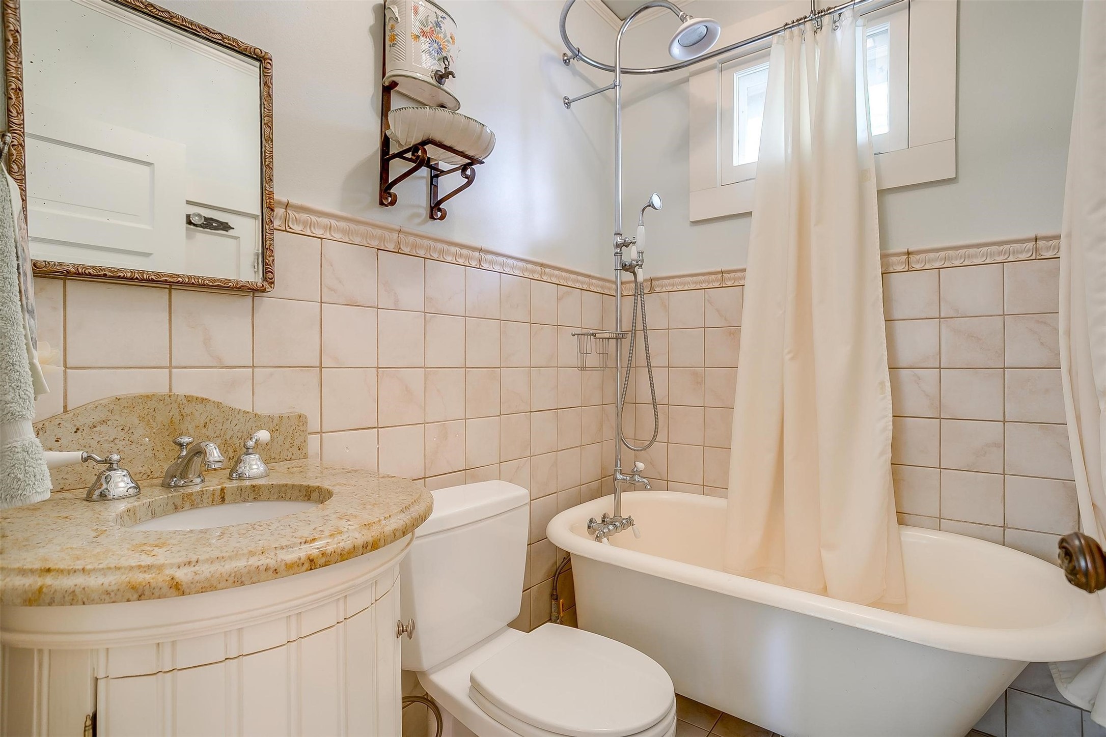 2424 Medford Court W Fort Worth TX 76109