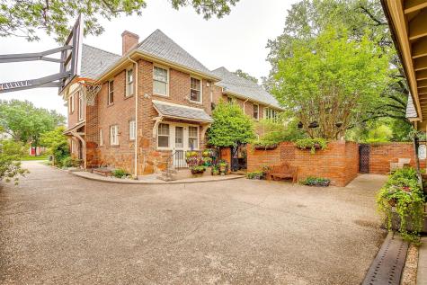 2424 Medford Court W Fort Worth TX 76109