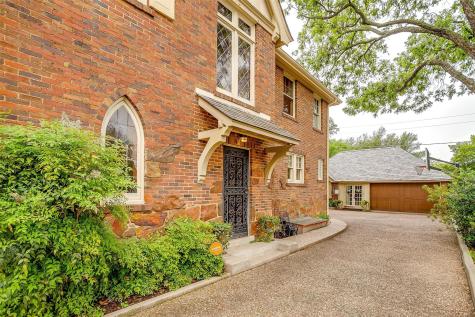 2424 Medford Court W Fort Worth TX 76109