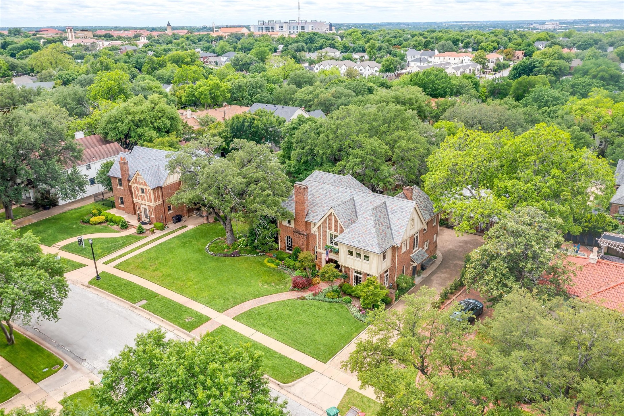 2424 Medford Court W Fort Worth TX 76109