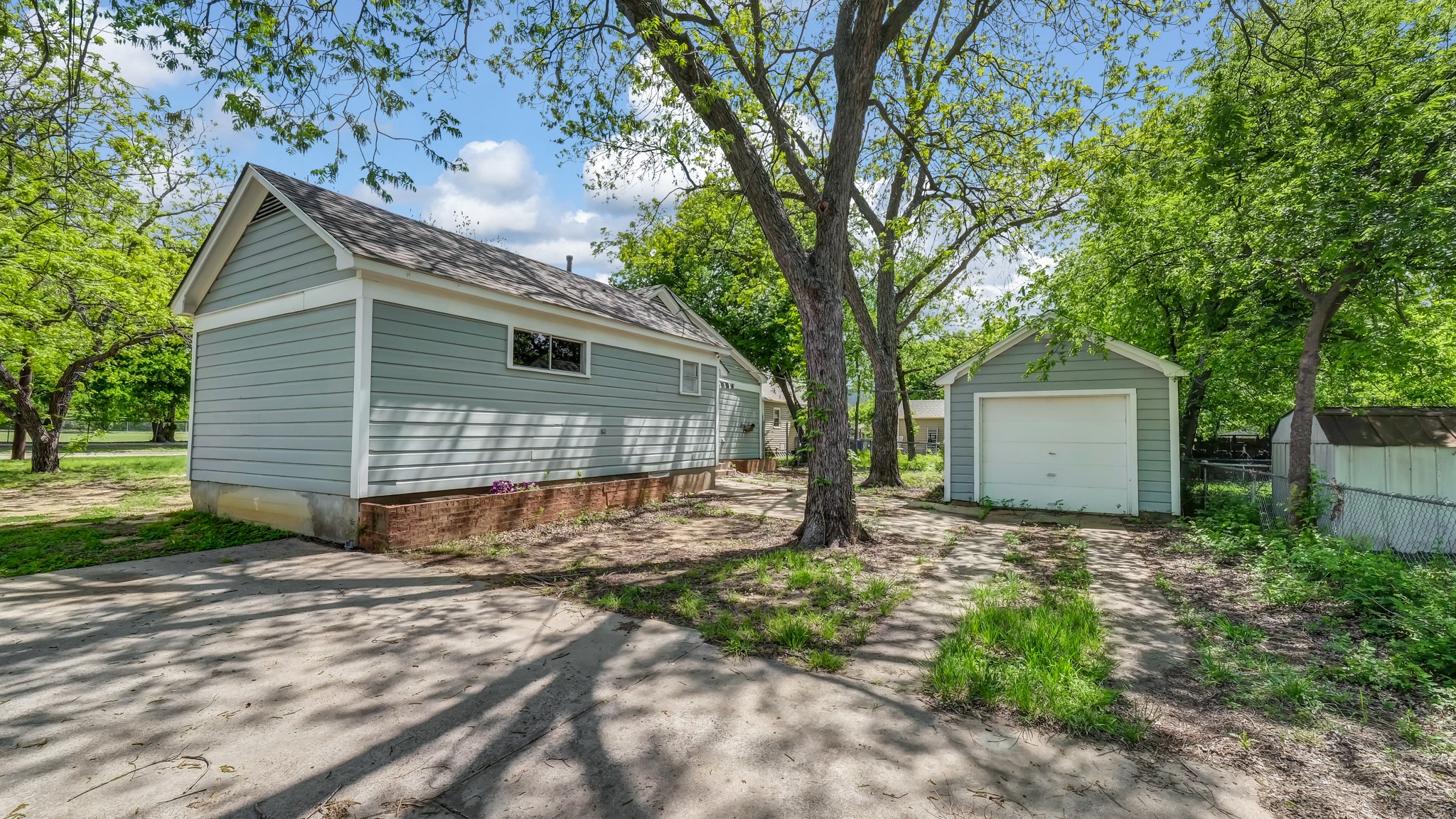 1715 N Oak Avenue Mineral Wells TX 76067