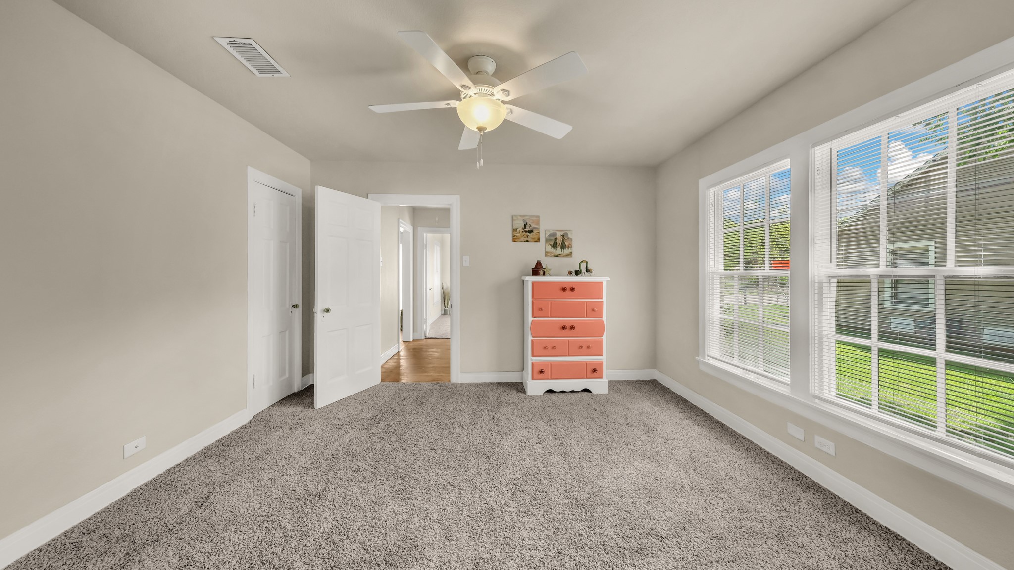 1715 N Oak Avenue Mineral Wells TX 76067