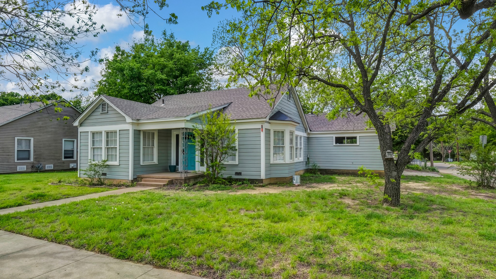 1715 N Oak Avenue Mineral Wells TX 76067