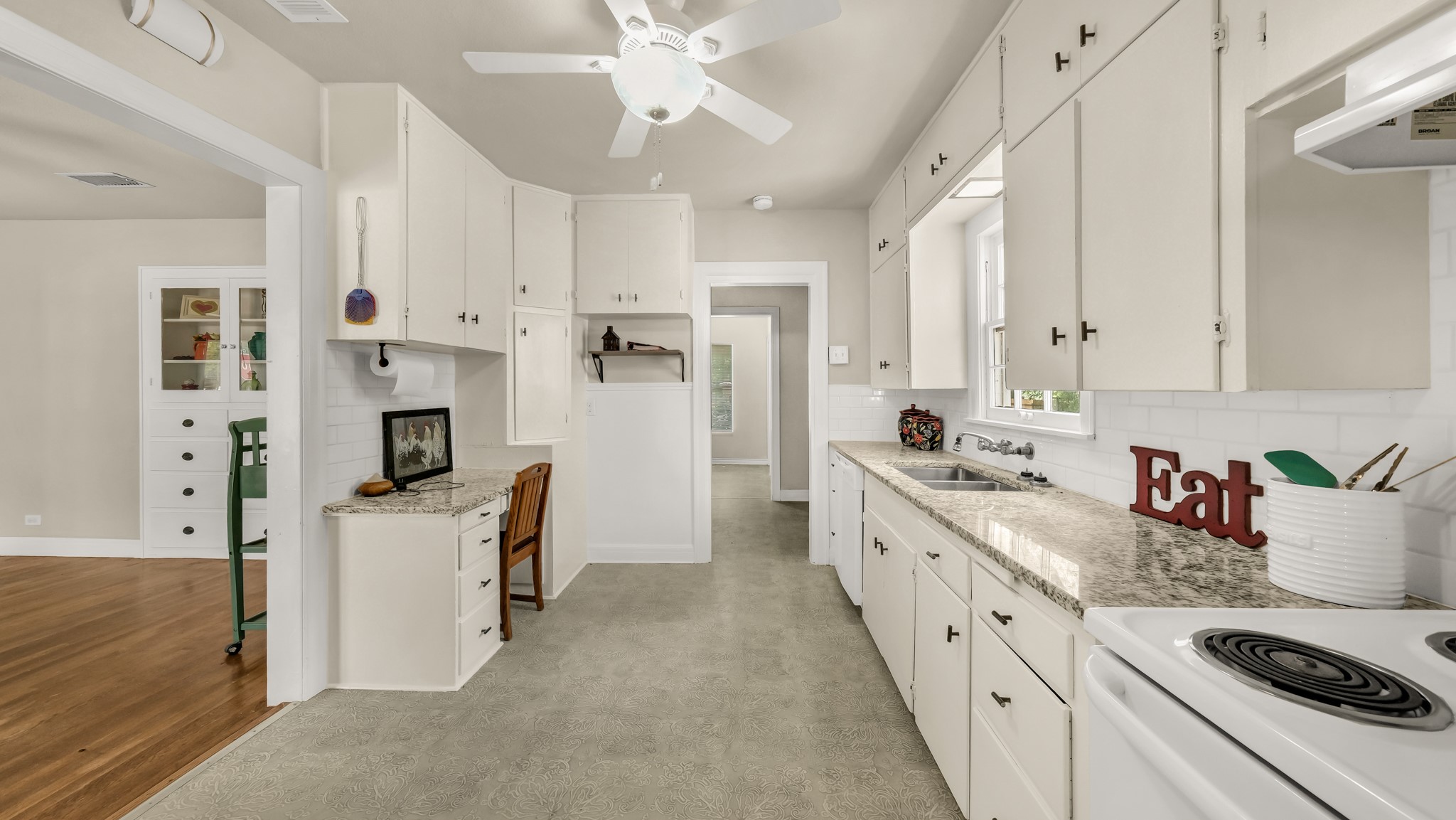 1715 N Oak Avenue Mineral Wells TX 76067
