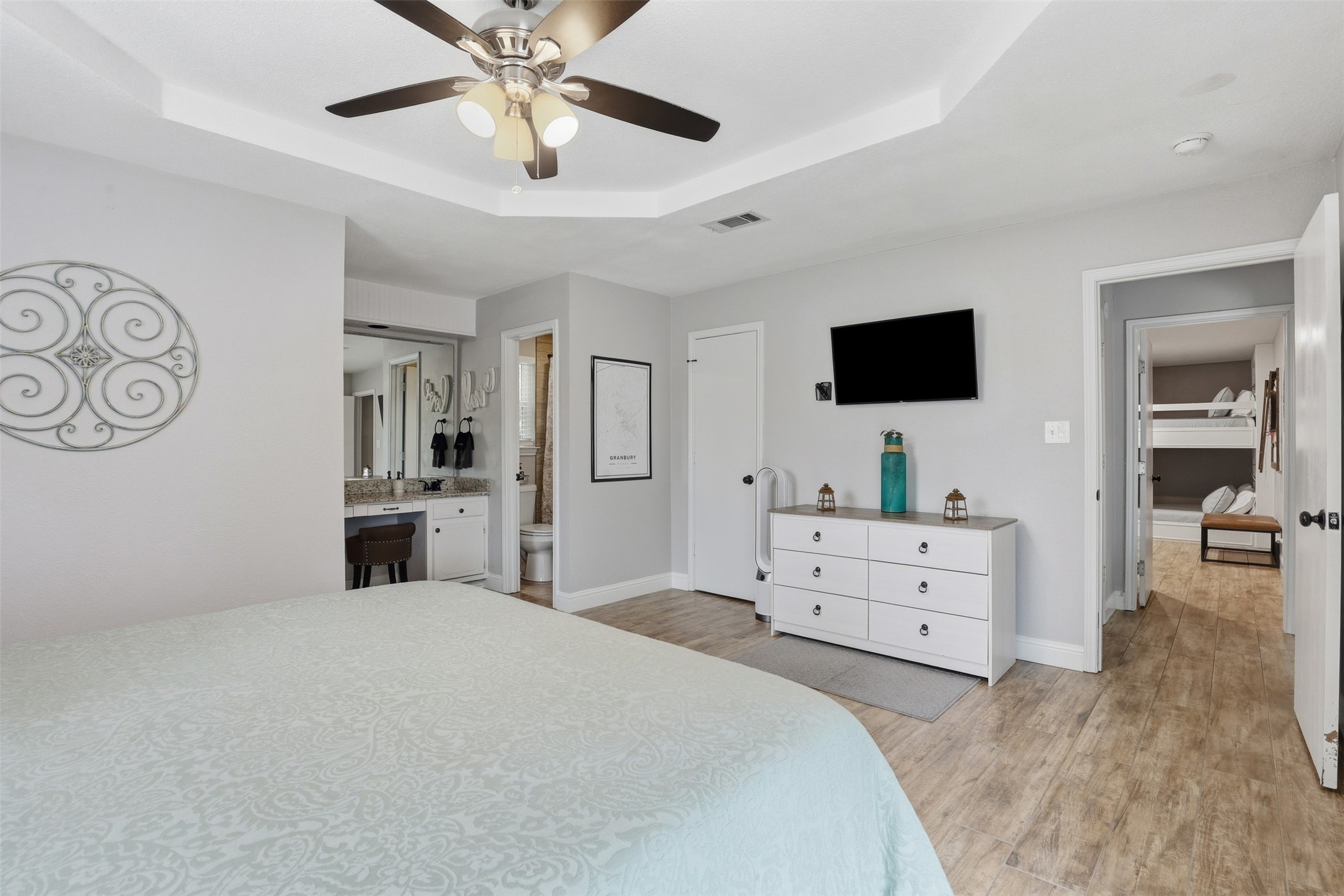 217 Granada Calle Street Granbury TX 76049