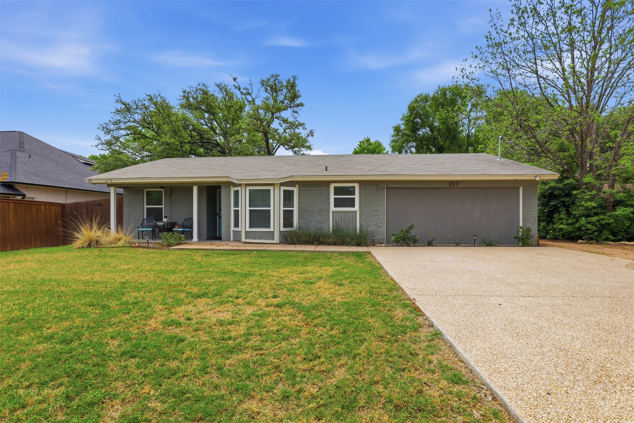217 Granada Calle Street Granbury TX 76049