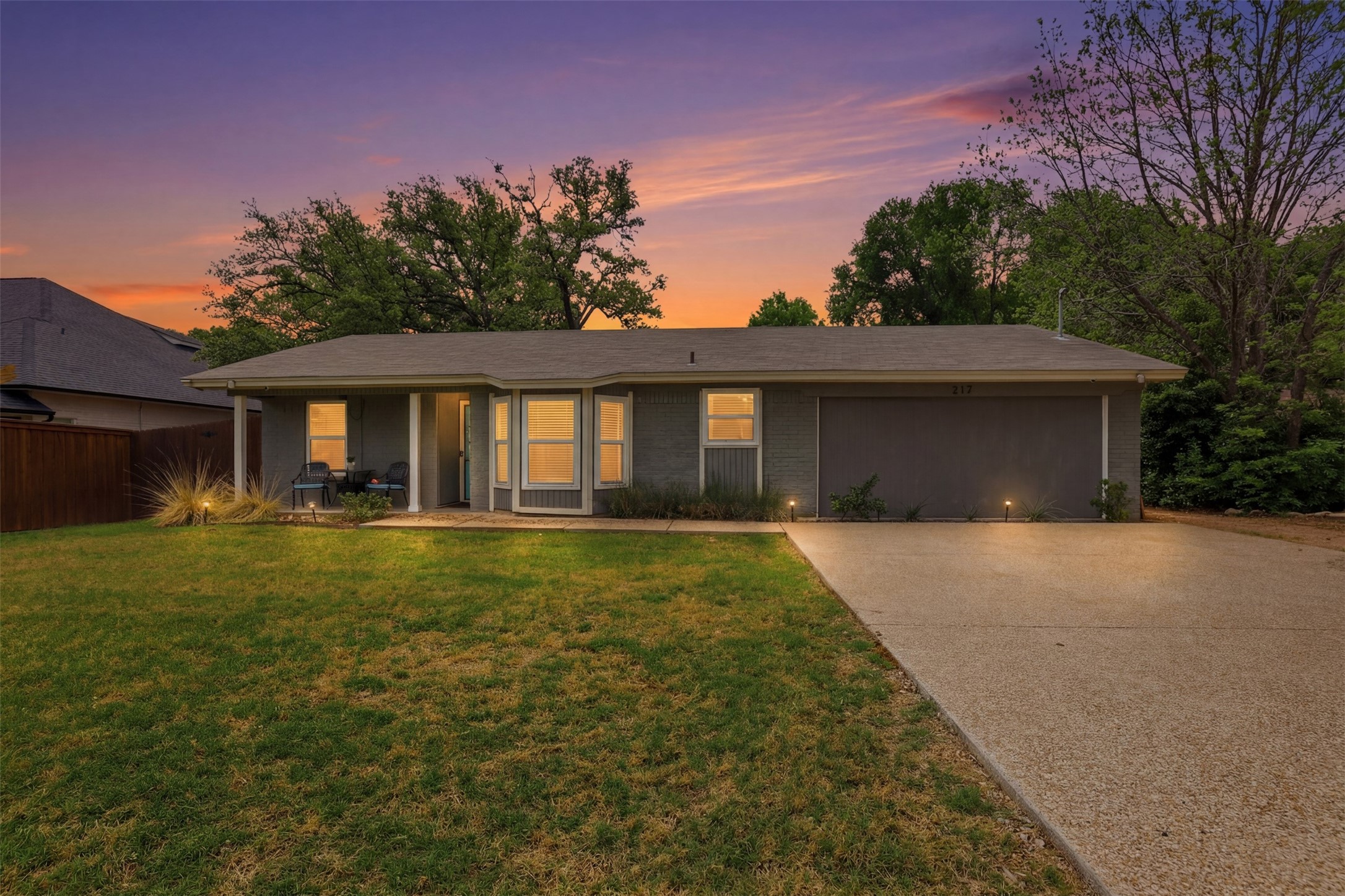 217 Granada Calle Street Granbury TX 76049