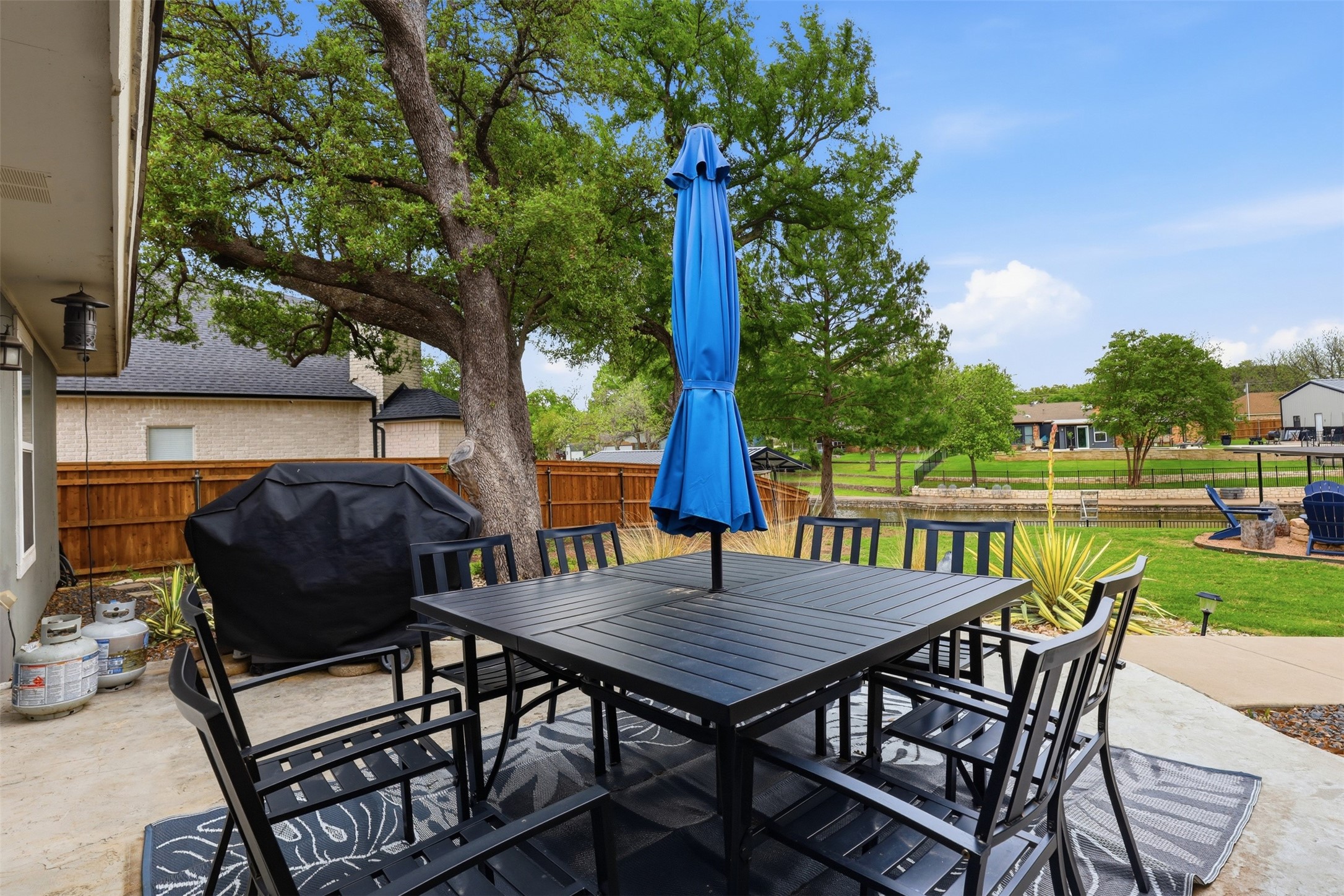 217 Granada Calle Street Granbury TX 76049