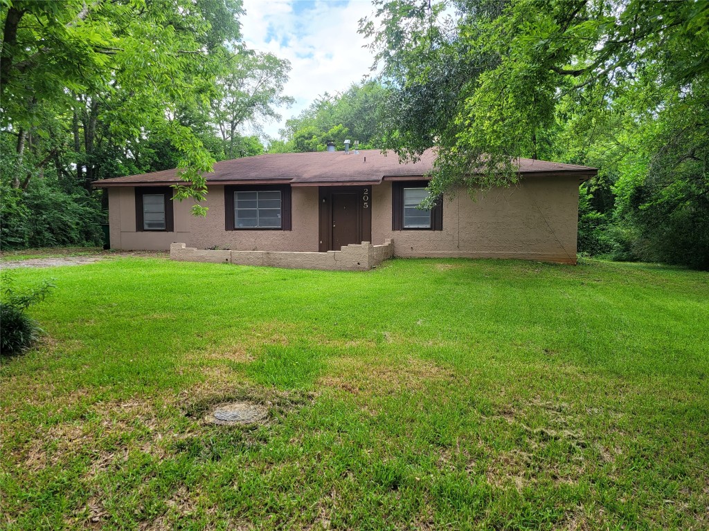205 E Huffsmith Street Palestine TX 75801