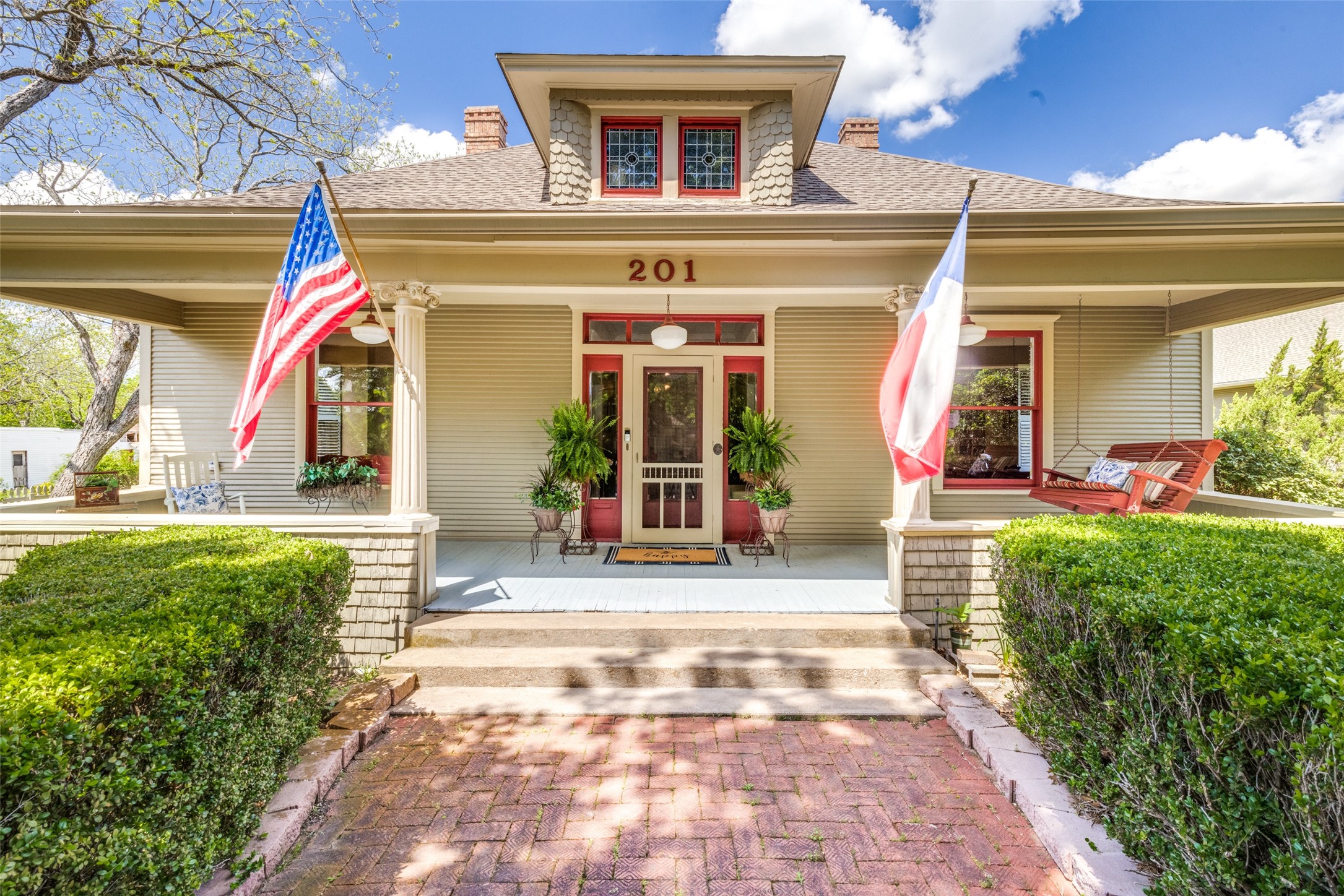 201 Williams Street Waxahachie TX 75165