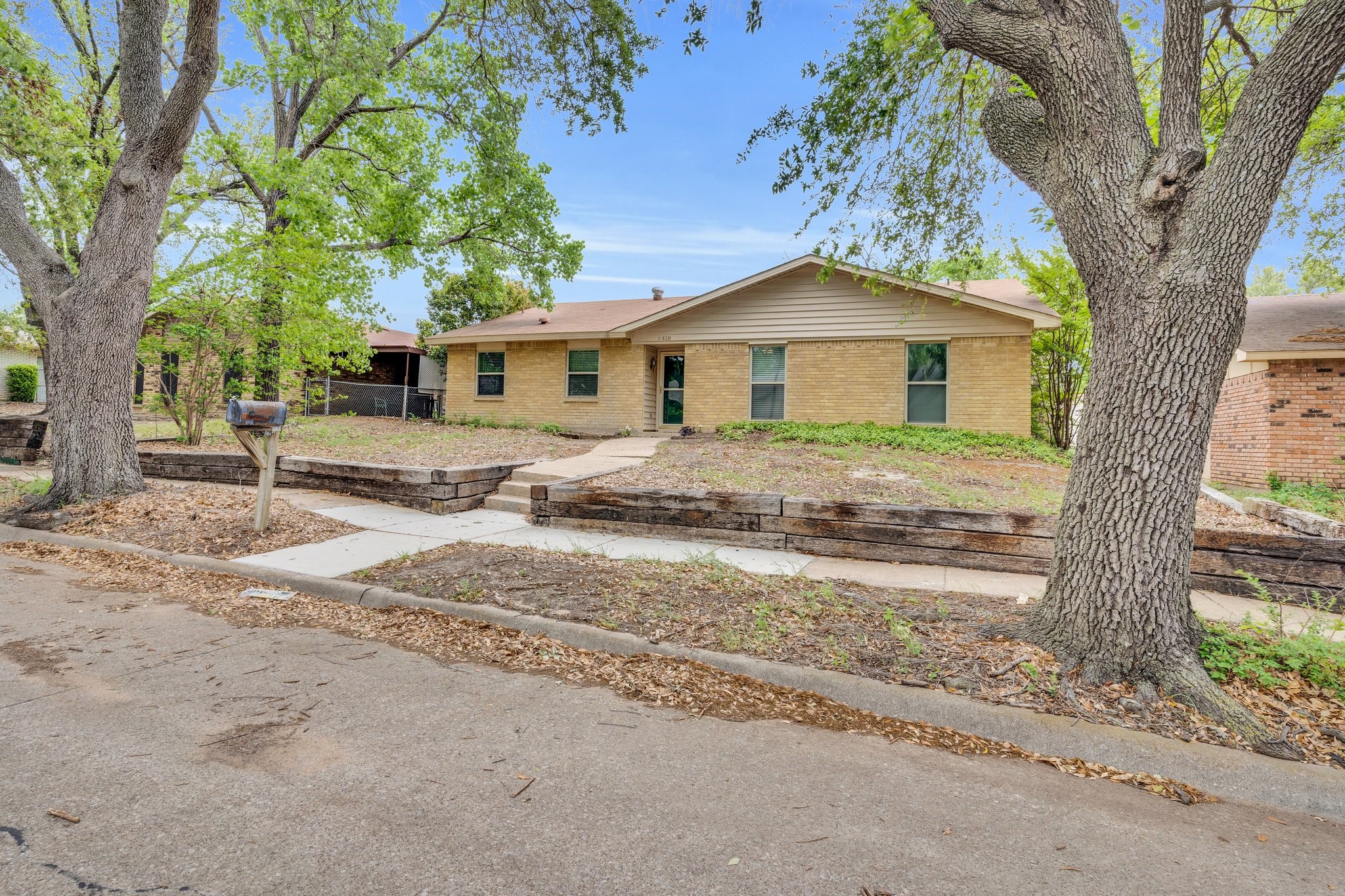 6418 Casa Vista Drive Garland TX 75043