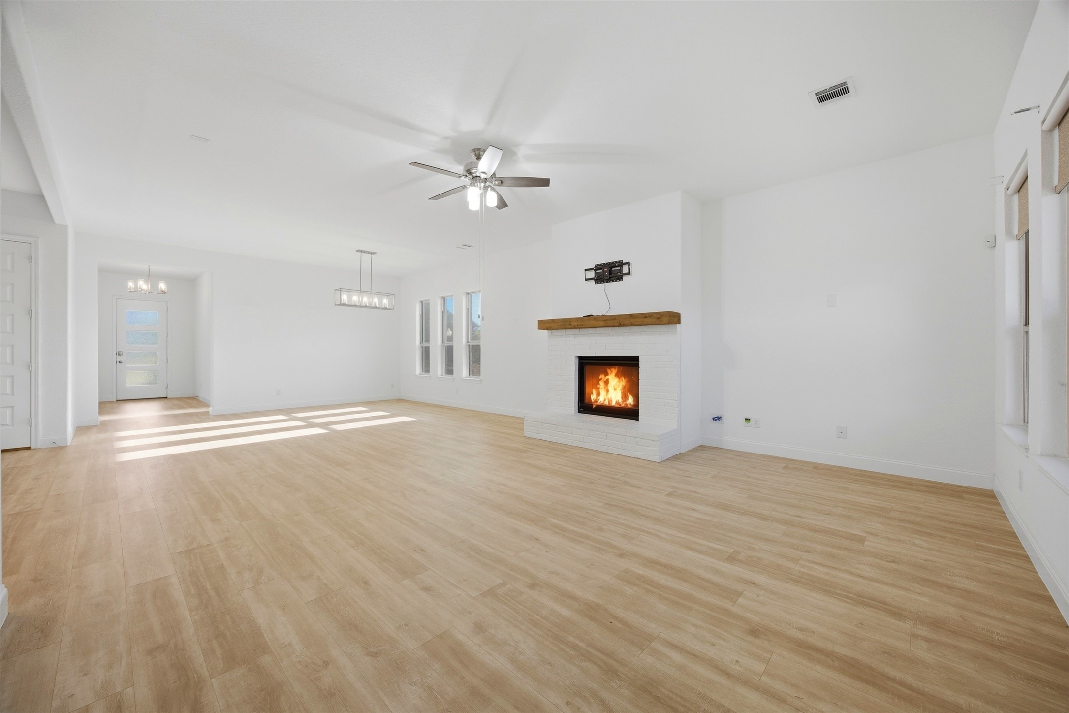 2213 Windy Hill Lane Waxahachie TX 75167