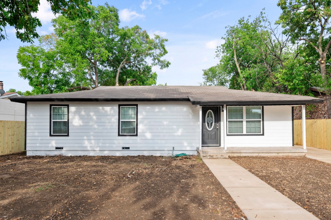718 Pangburn Street Grand Prairie TX 75051