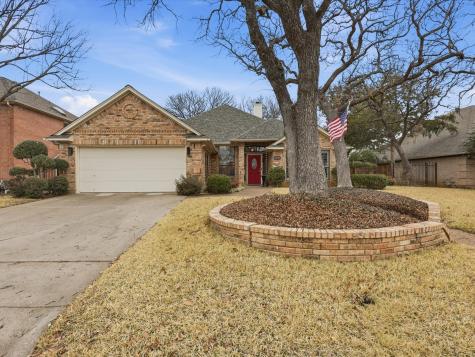 2613 Bent Tree Drive Hurst TX 76054