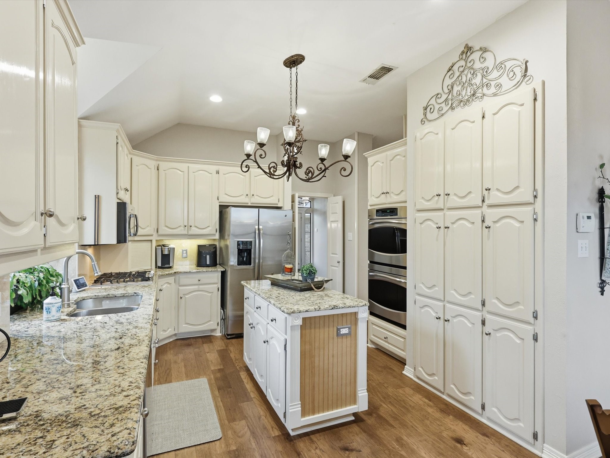 2613 Bent Tree Drive Hurst TX 76054