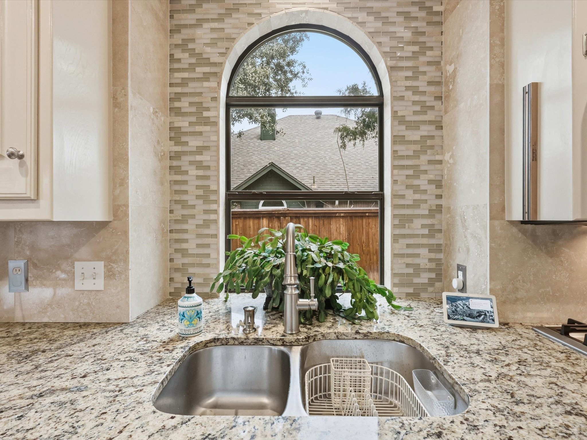 2613 Bent Tree Drive Hurst TX 76054