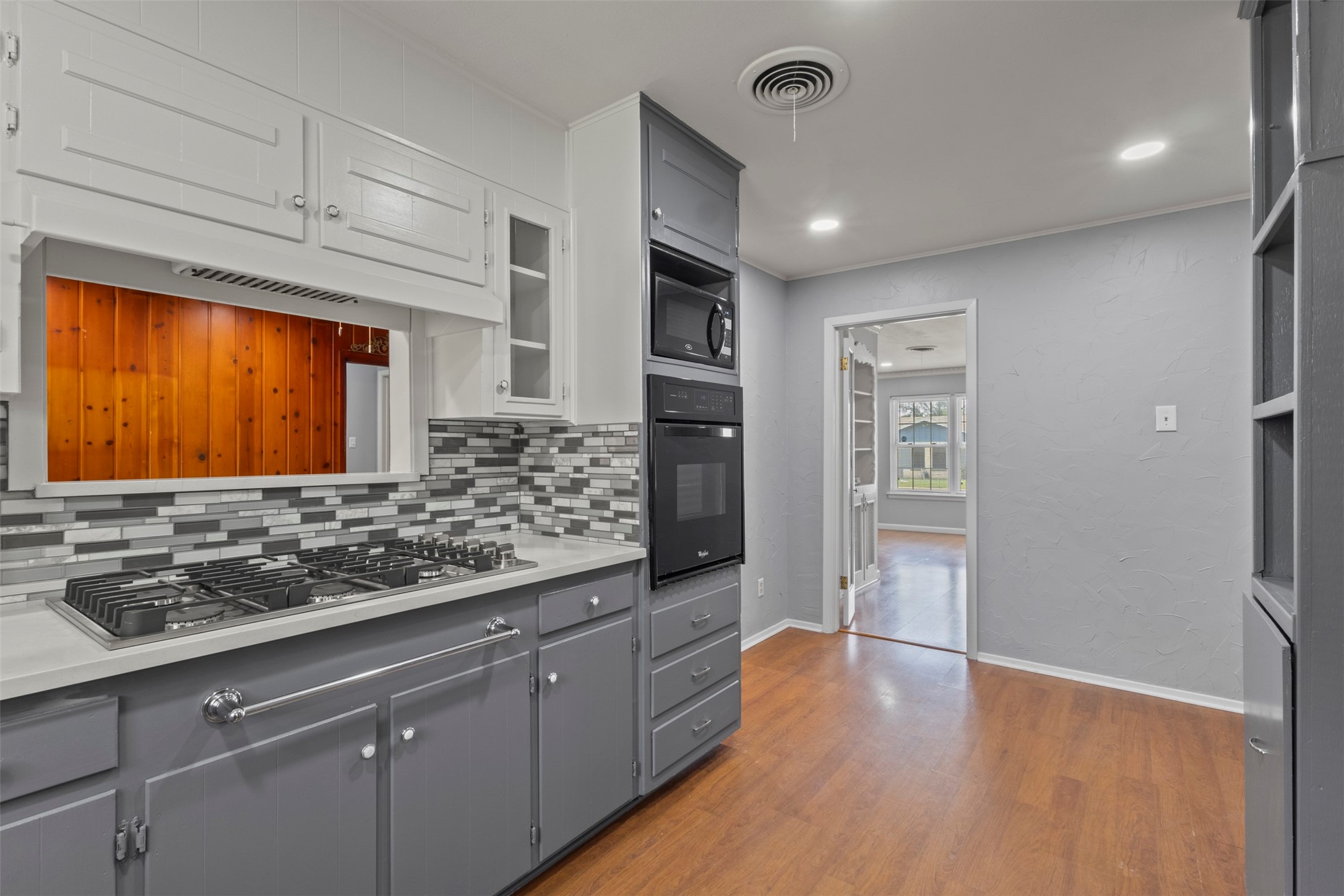 1021 Blue Lake Fort Worth TX 76103