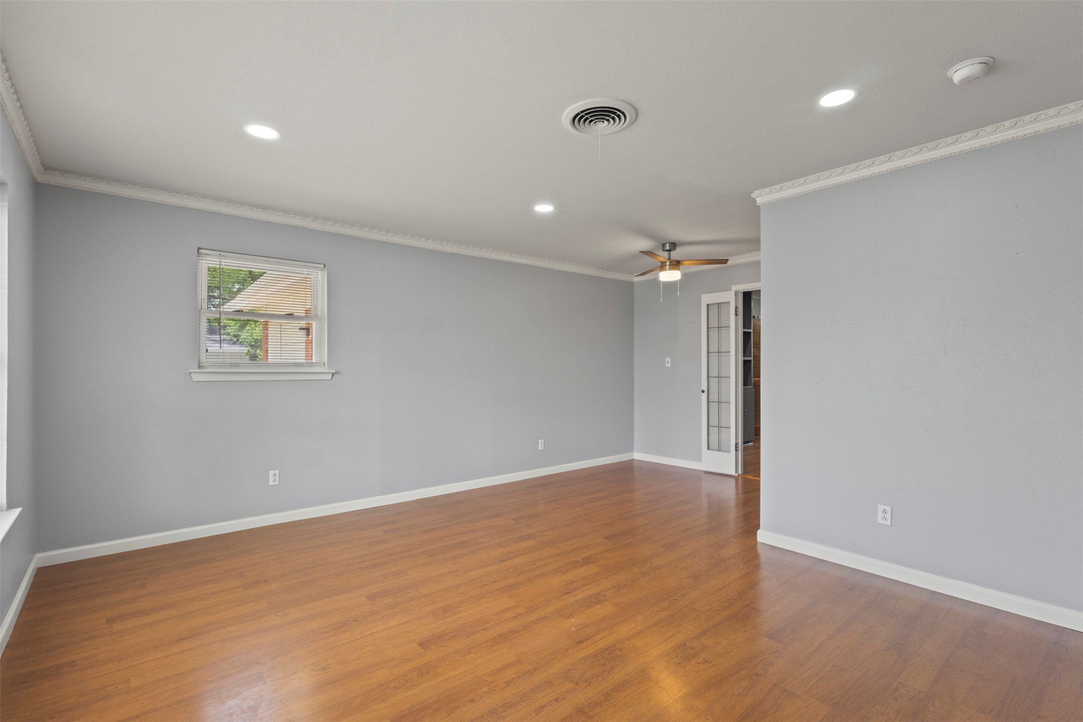1021 Blue Lake Fort Worth TX 76103