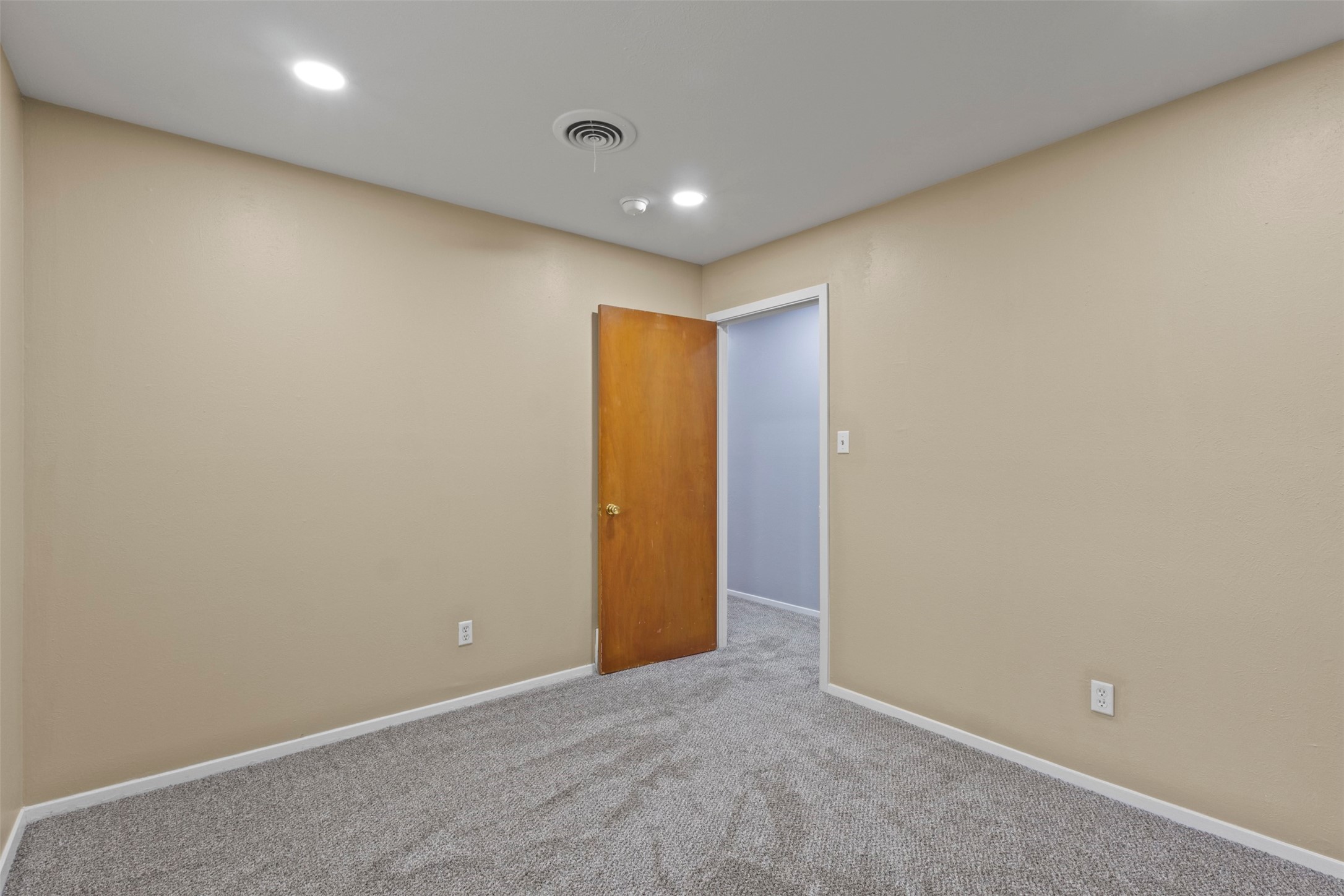 1021 Blue Lake Fort Worth TX 76103