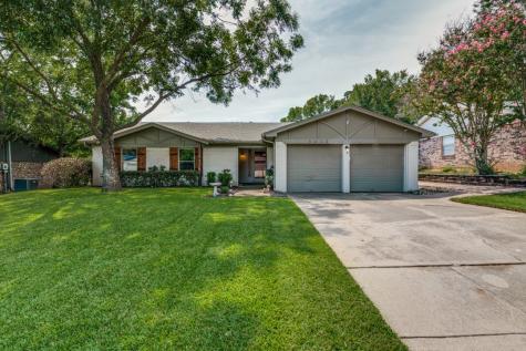 8412 Brookview Drive North Richland Hills TX 76182