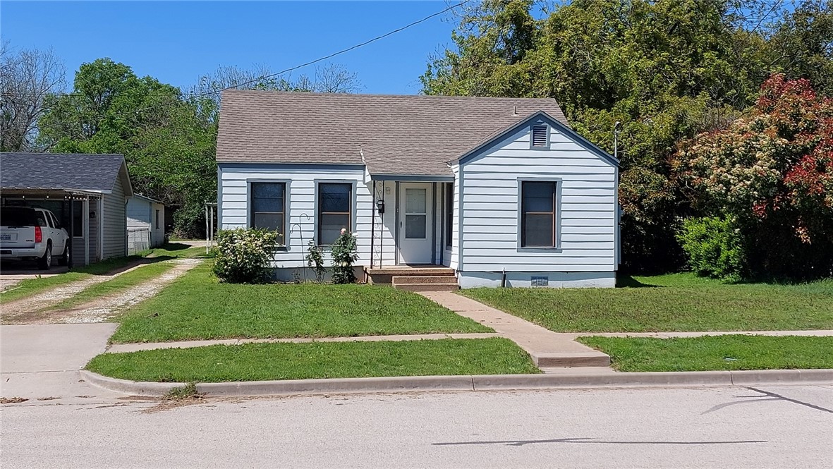 807 N Davis Street West TX 76691