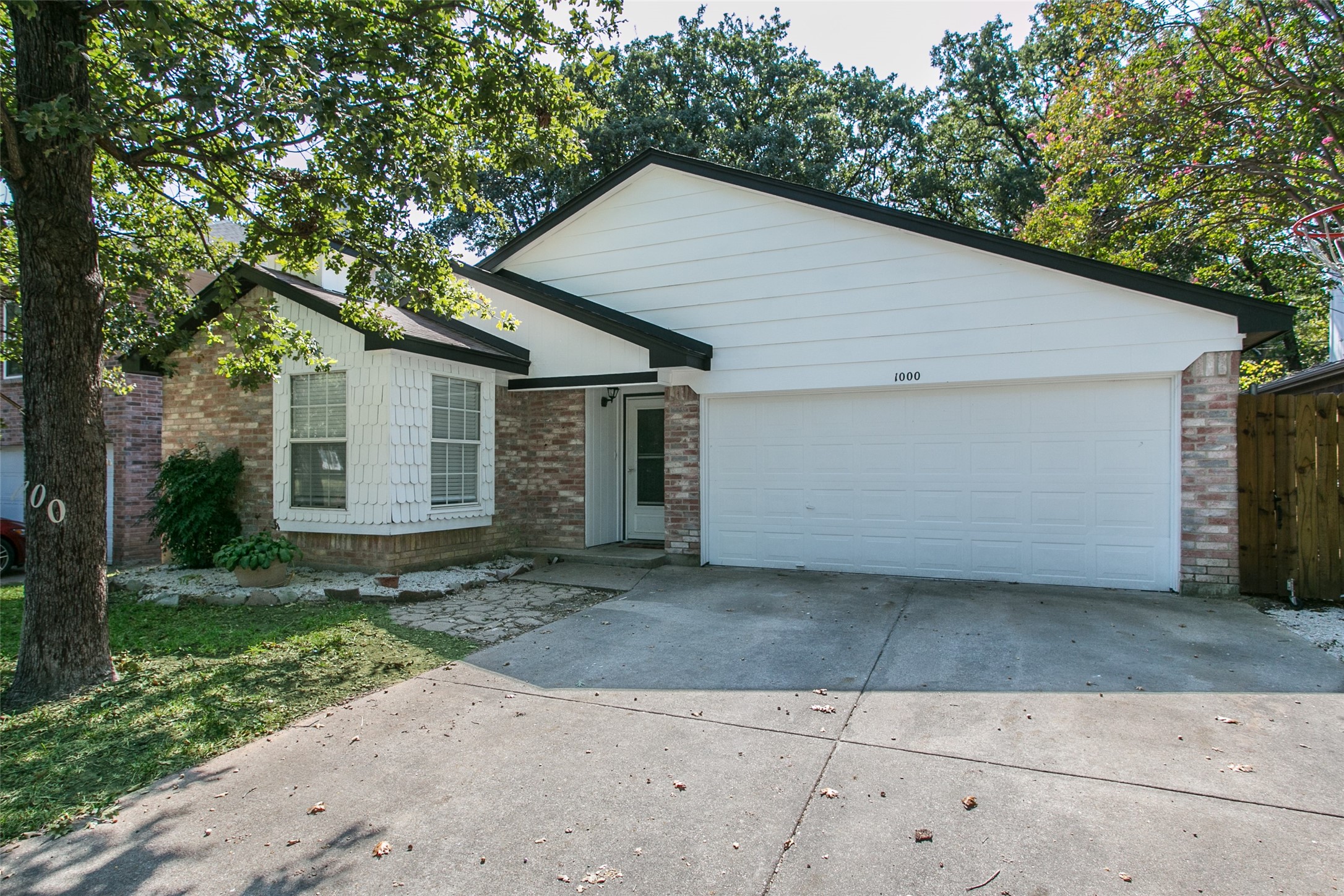 1000 W Lovers Lane Arlington TX 76013