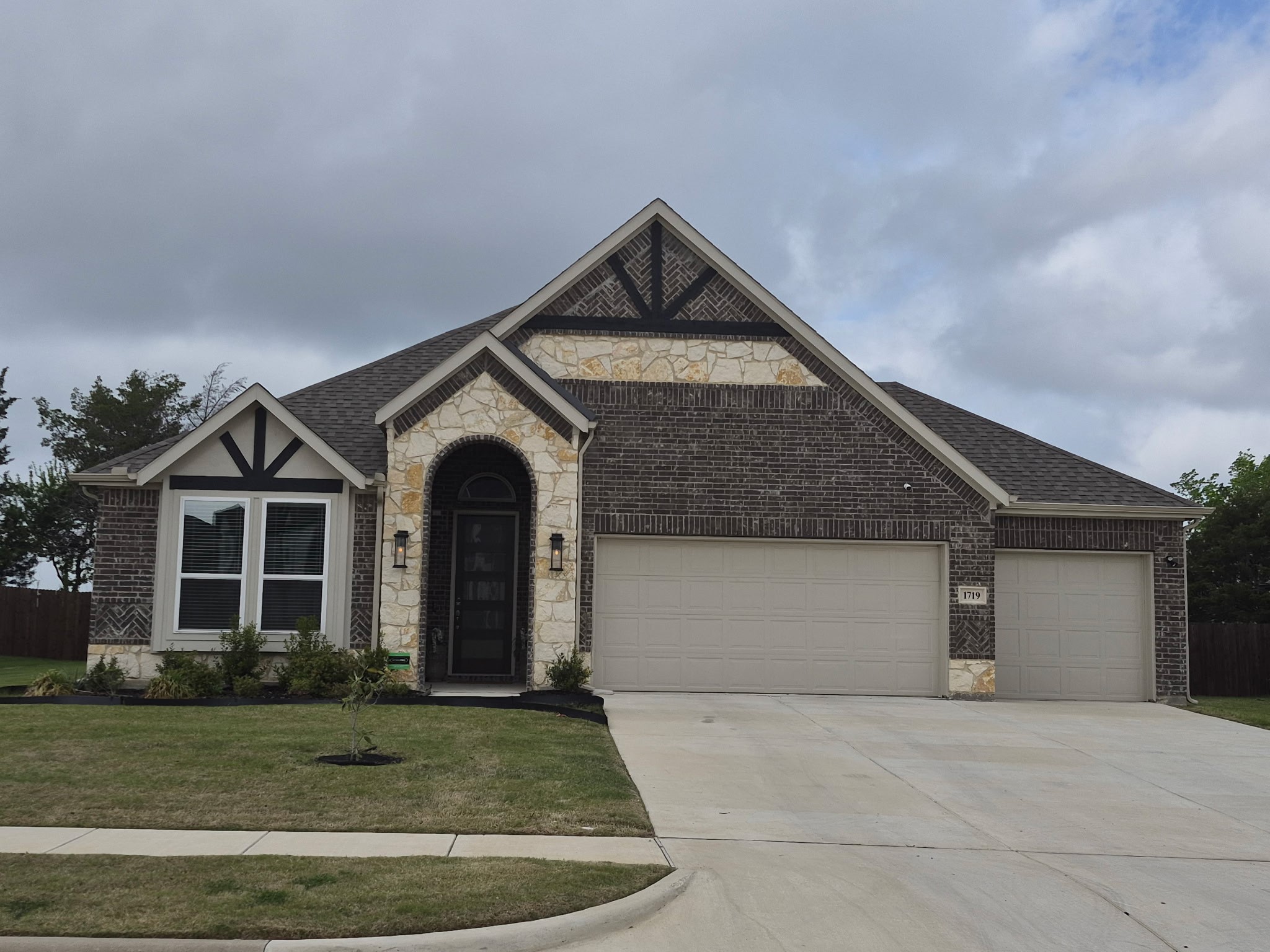 1719 Newport Lane Cedar Hill TX 75104