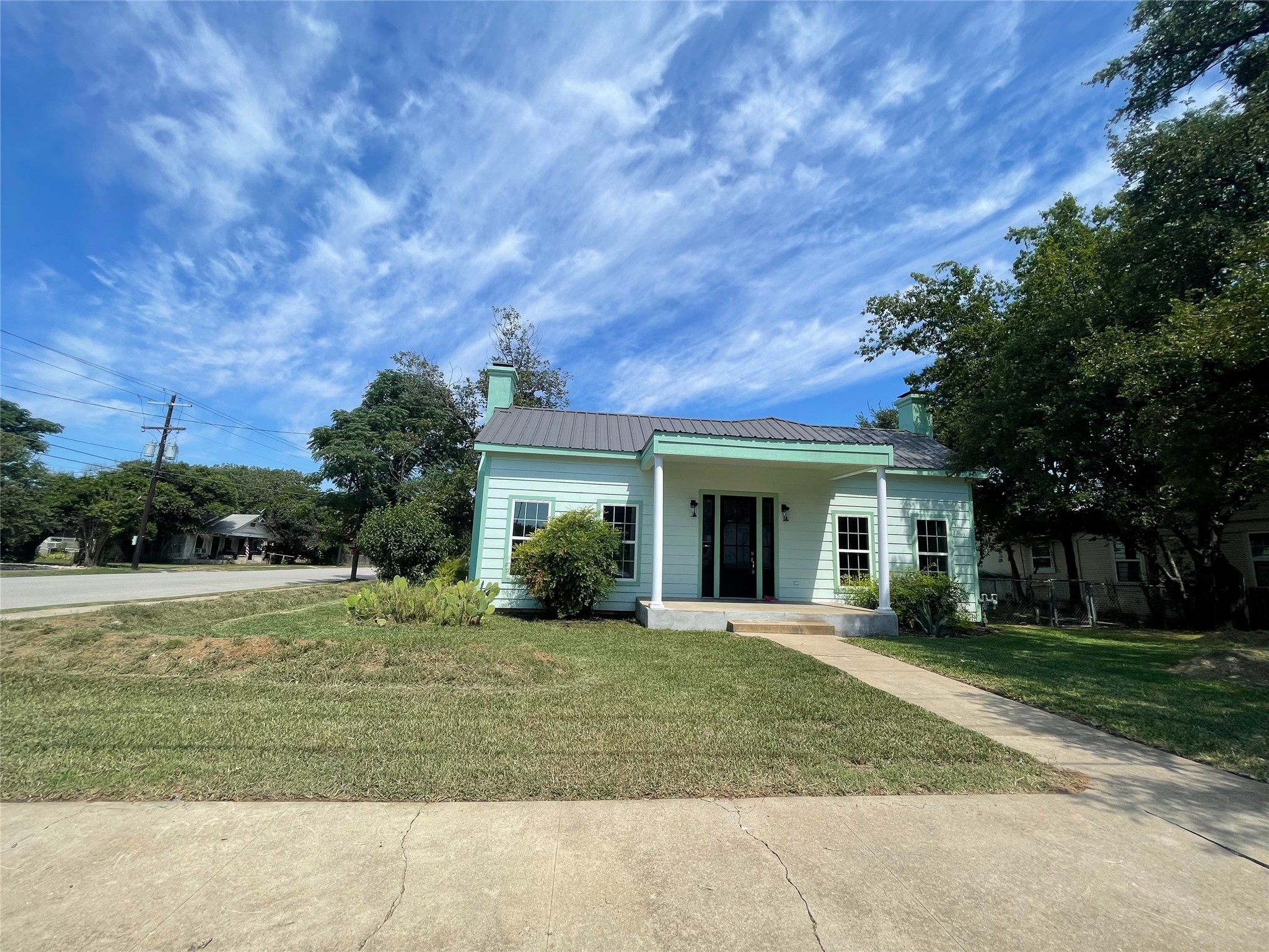 201 E 6th Street Lampasas TX 76550