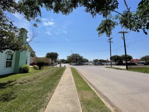 201 E 6th Street Lampasas TX 76550