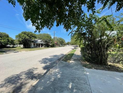 201 E 6th Street Lampasas TX 76550