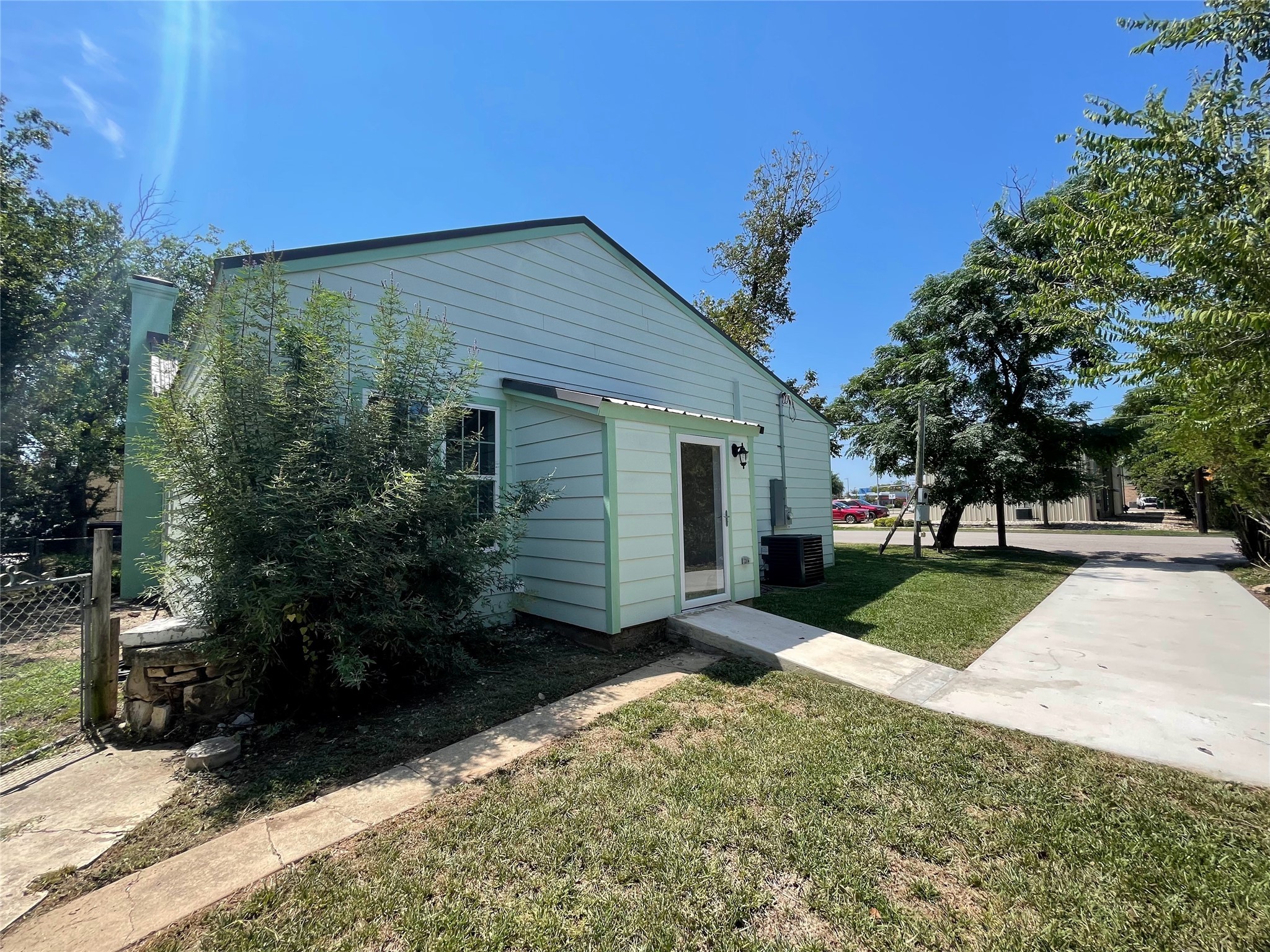 201 E 6th Street Lampasas TX 76550