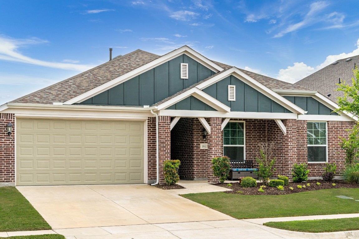 1816 Drover Creek Road Aubrey TX 76227