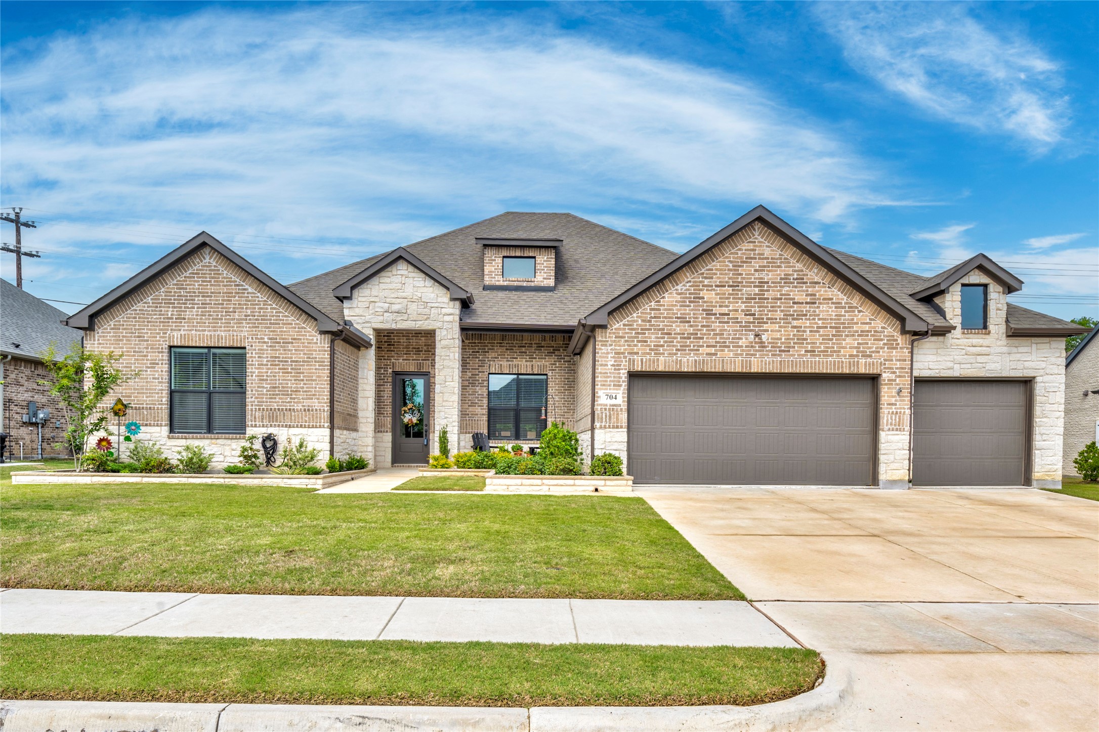 704 Abbey Road Van Alstyne TX 75495