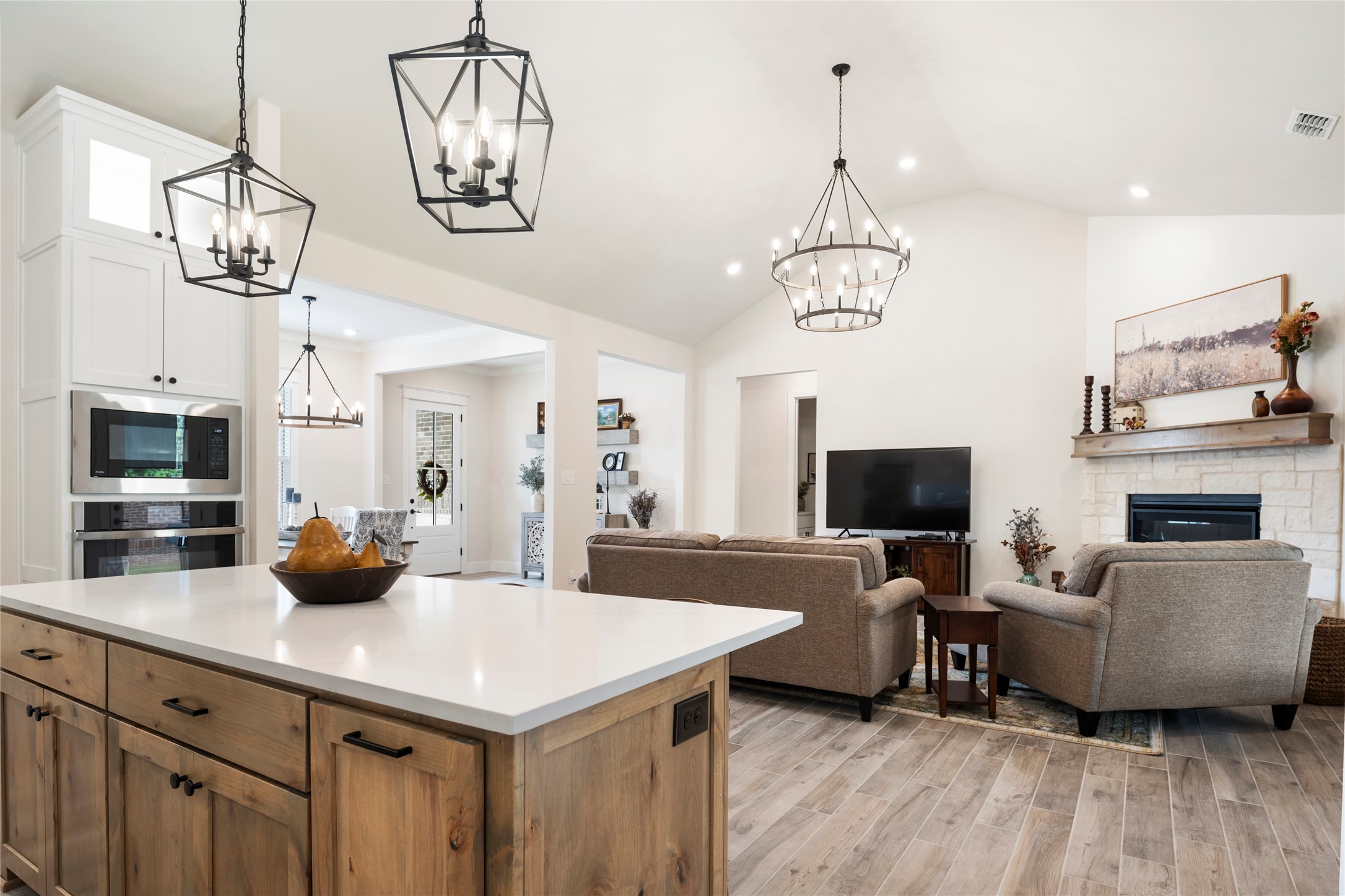 704 Abbey Road Van Alstyne TX 75495