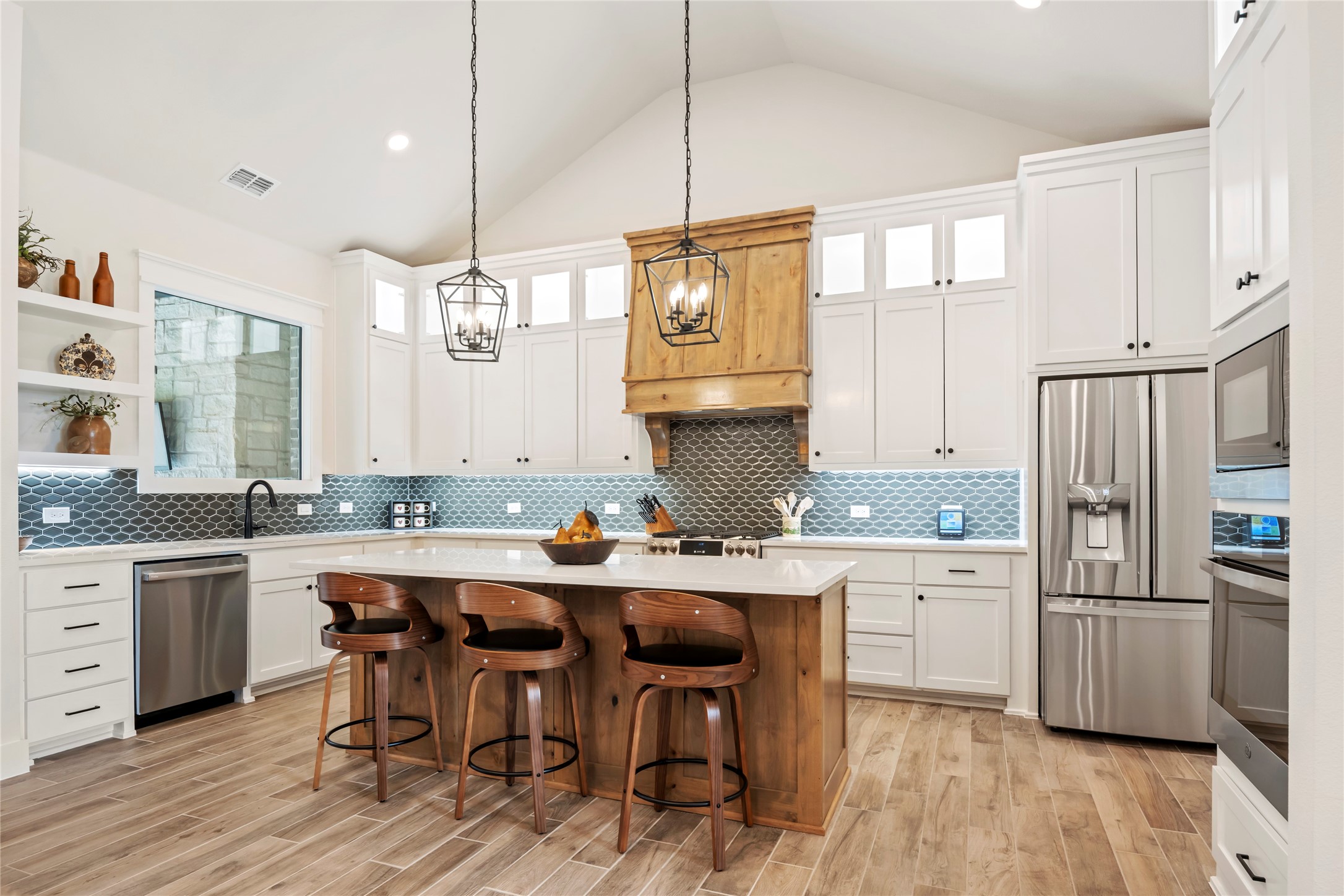 704 Abbey Road Van Alstyne TX 75495