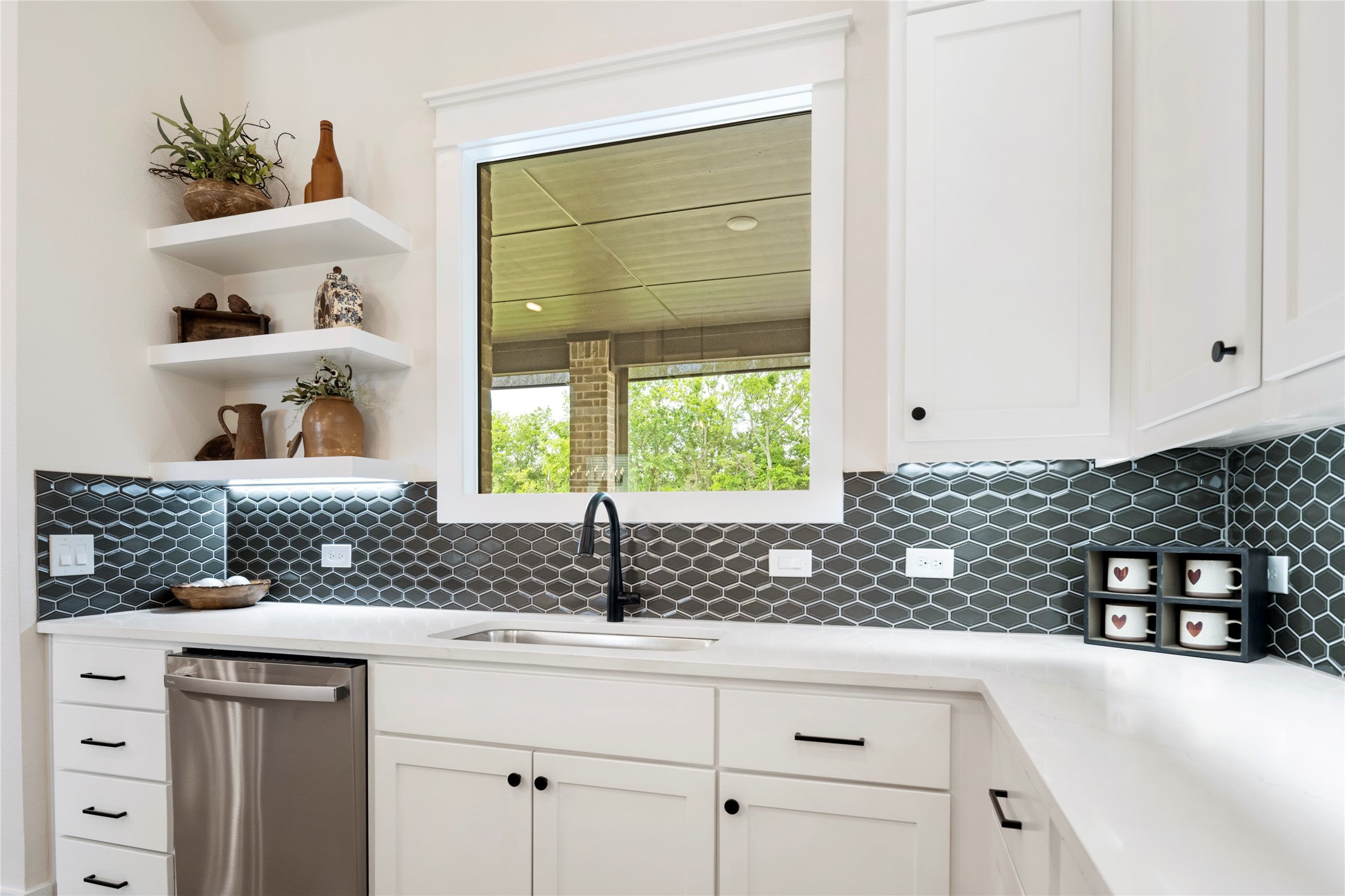704 Abbey Road Van Alstyne TX 75495