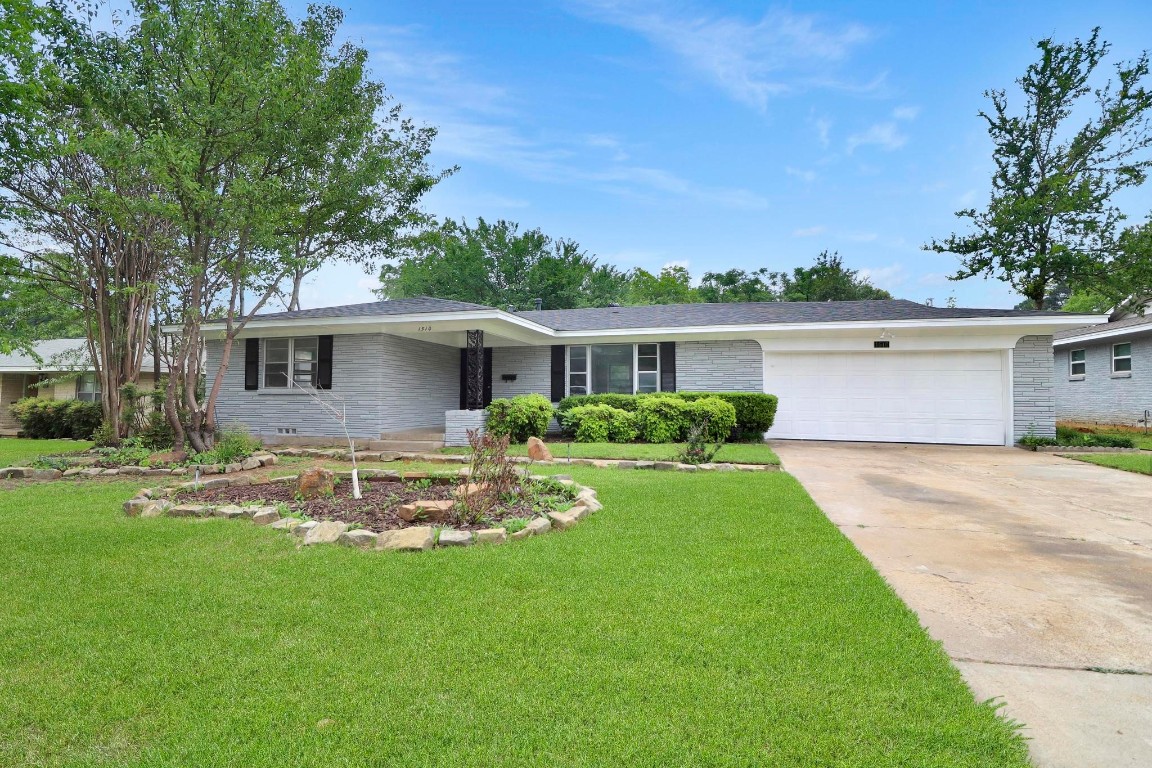 1510 University Drive Arlington TX 76013