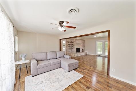 500 W London Street Bowie TX 76230