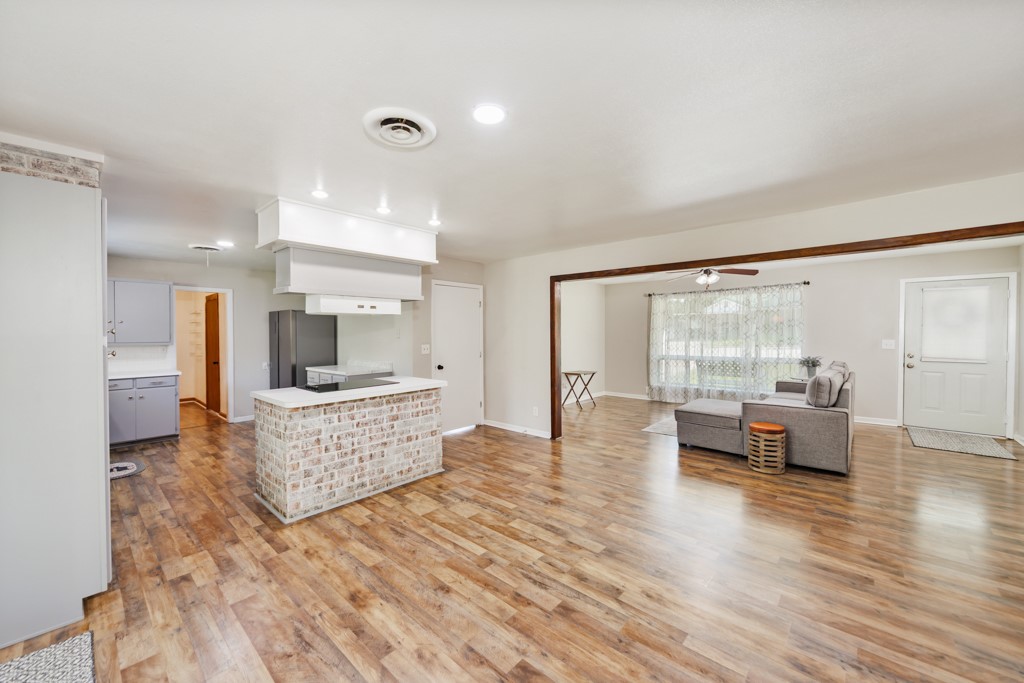 500 W London Street Bowie TX 76230