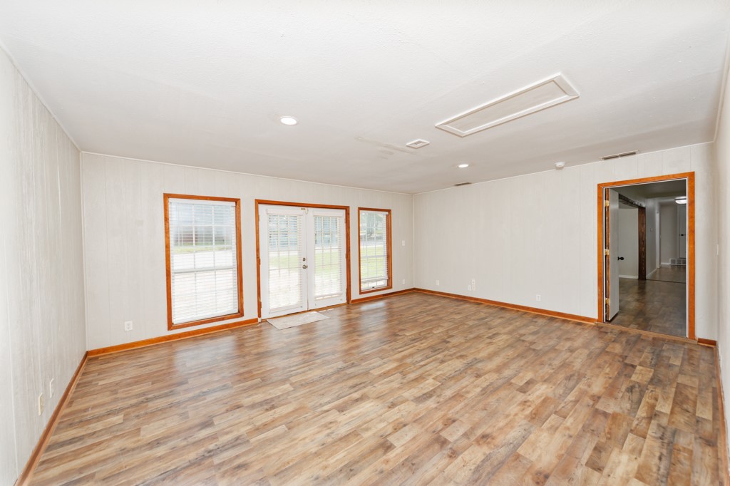 500 W London Street Bowie TX 76230
