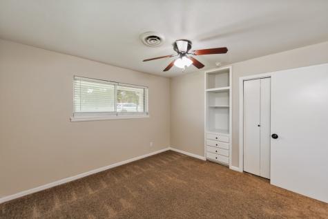 500 W London Street Bowie TX 76230