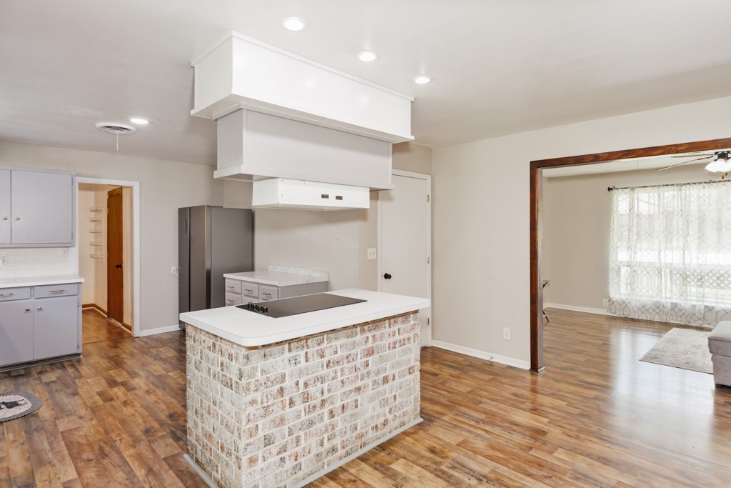 500 W London Street Bowie TX 76230